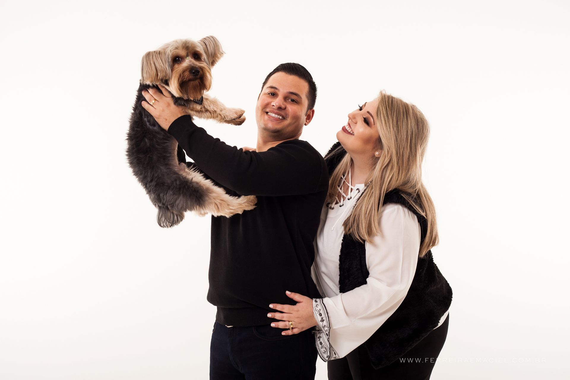 criciúma_gestante_estúdio_sessão_de_fotos_ferreira_e_maciel_fotografa_lígia_ararangua_família_cachorro_menina_mae_menino_0004