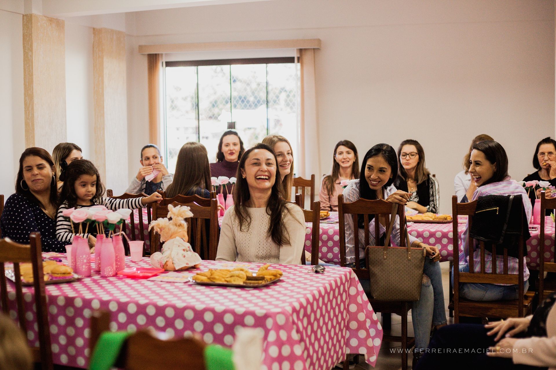 cha_de_bebe_agua_doce_sc_ararangua_criciuma_menina_gestante_esperando_brincadeiras_mae_ferreira_e_maciel_fotografo_familia_0060