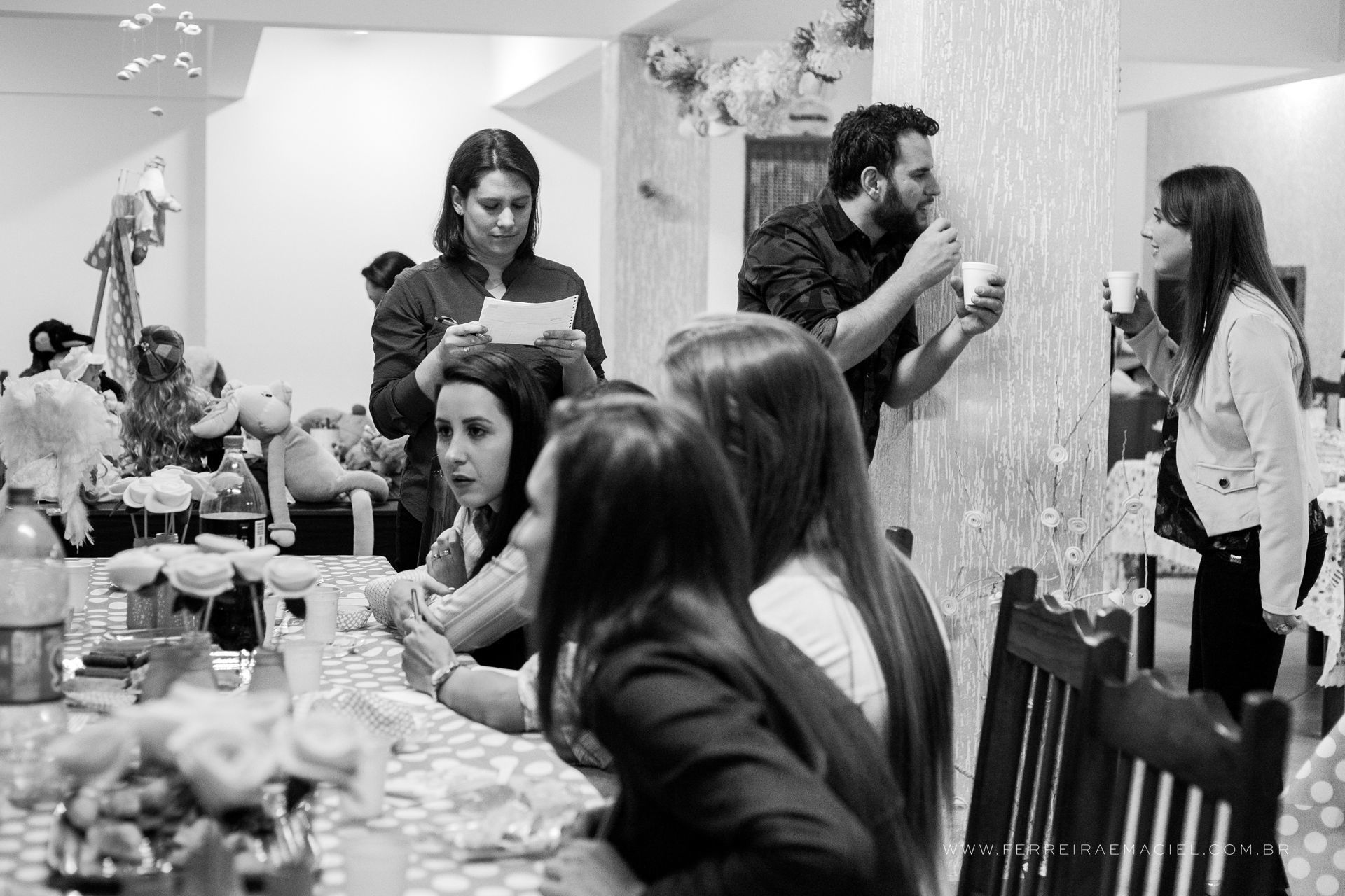 cha_de_bebe_agua_doce_sc_ararangua_criciuma_menina_gestante_esperando_brincadeiras_mae_ferreira_e_maciel_fotografo_familia_0065