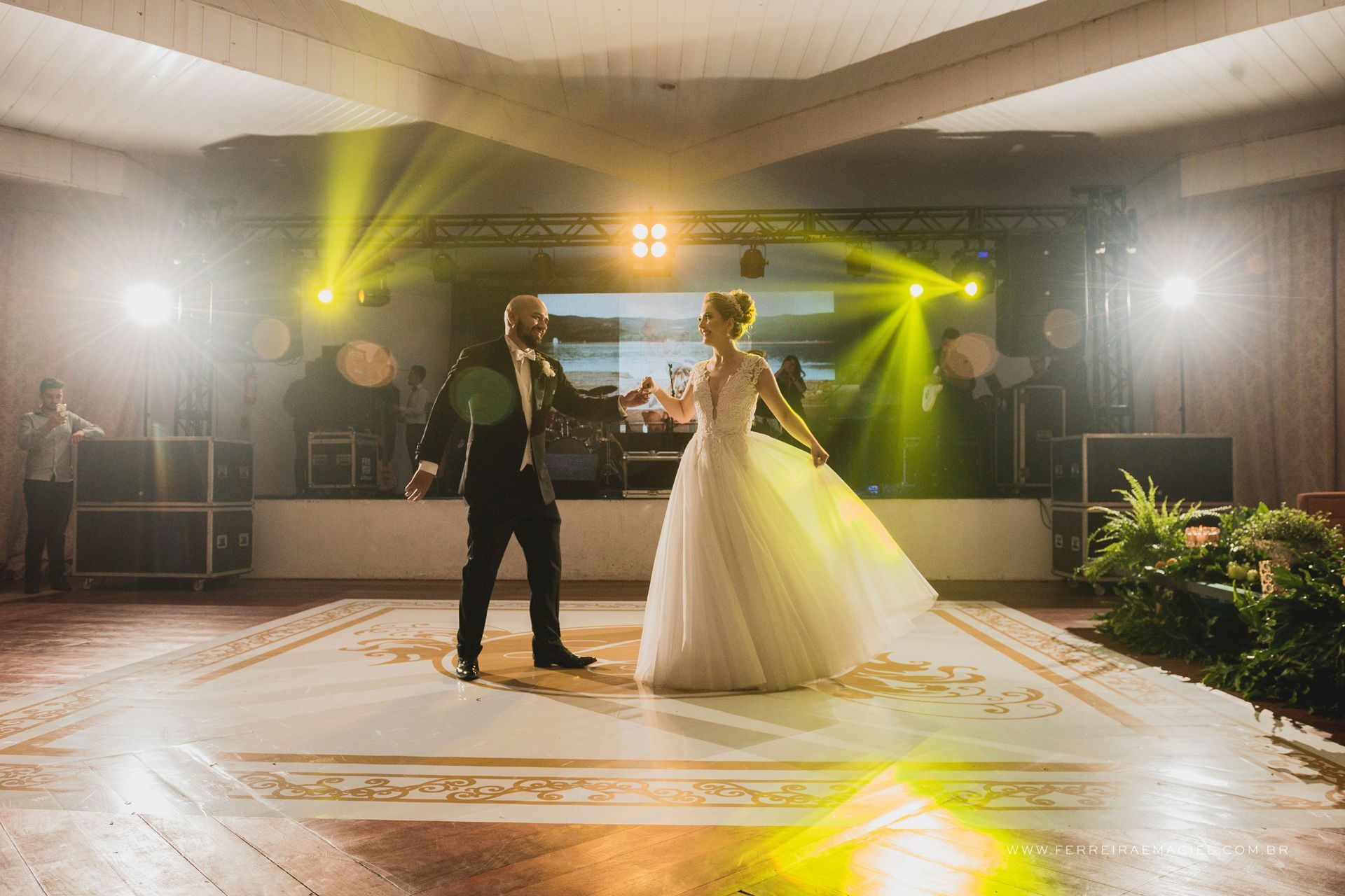 Foto Casamento Larissa e Arturo - Igreja Nossa Senhora Mãe dos Homens - Grêmio Fronteira - Araranguá - SC Foto Casamento Larissa e Arturo - Igreja Nossa Senhora Mãe dos Homens - Grêmio Fronteira - Araranguá - SC - Imagem 81