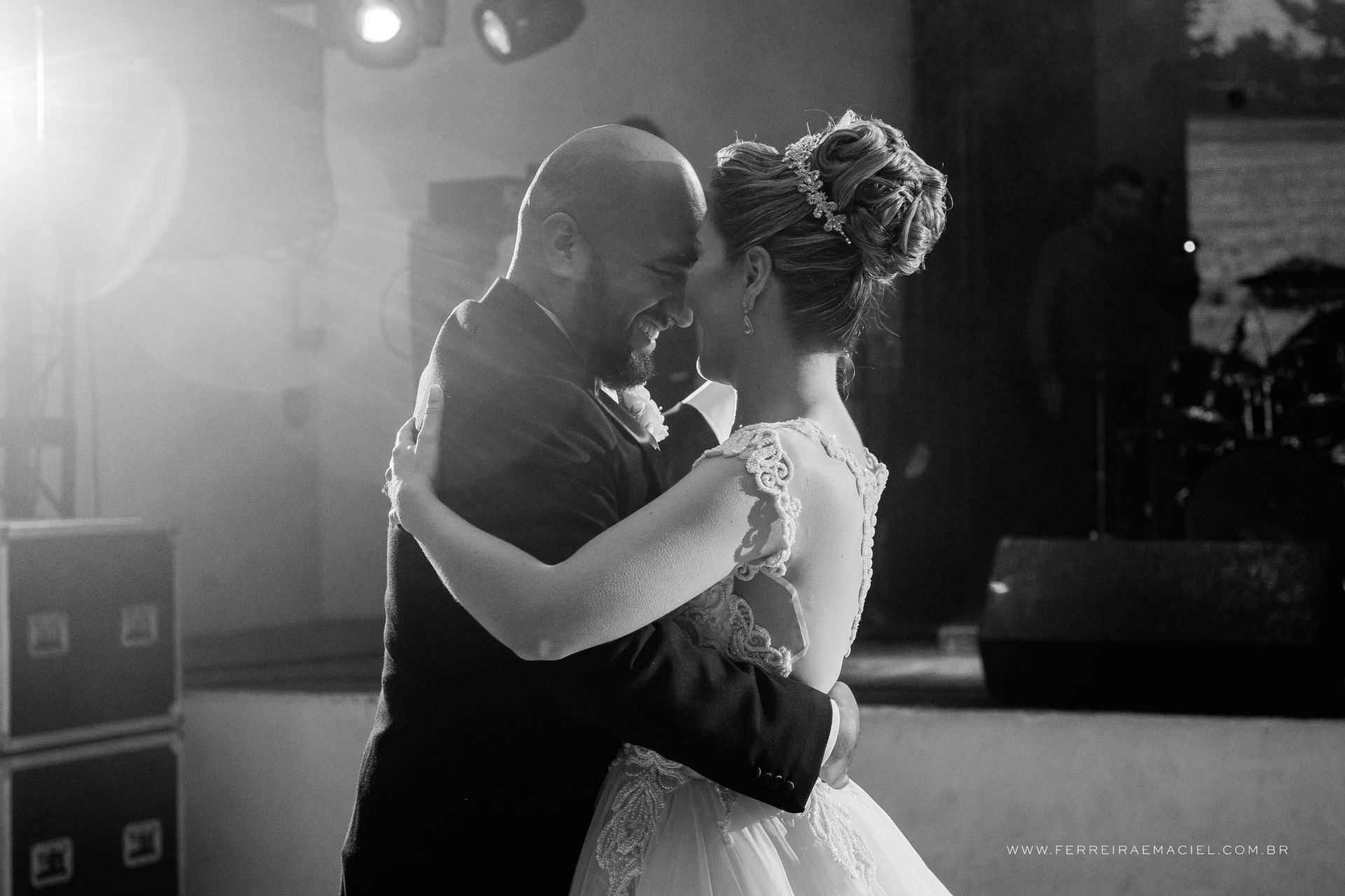 Foto Casamento Larissa e Arturo - Igreja Nossa Senhora Mãe dos Homens - Grêmio Fronteira - Araranguá - SC Foto Casamento Larissa e Arturo - Igreja Nossa Senhora Mãe dos Homens - Grêmio Fronteira - Araranguá - SC - Imagem 83