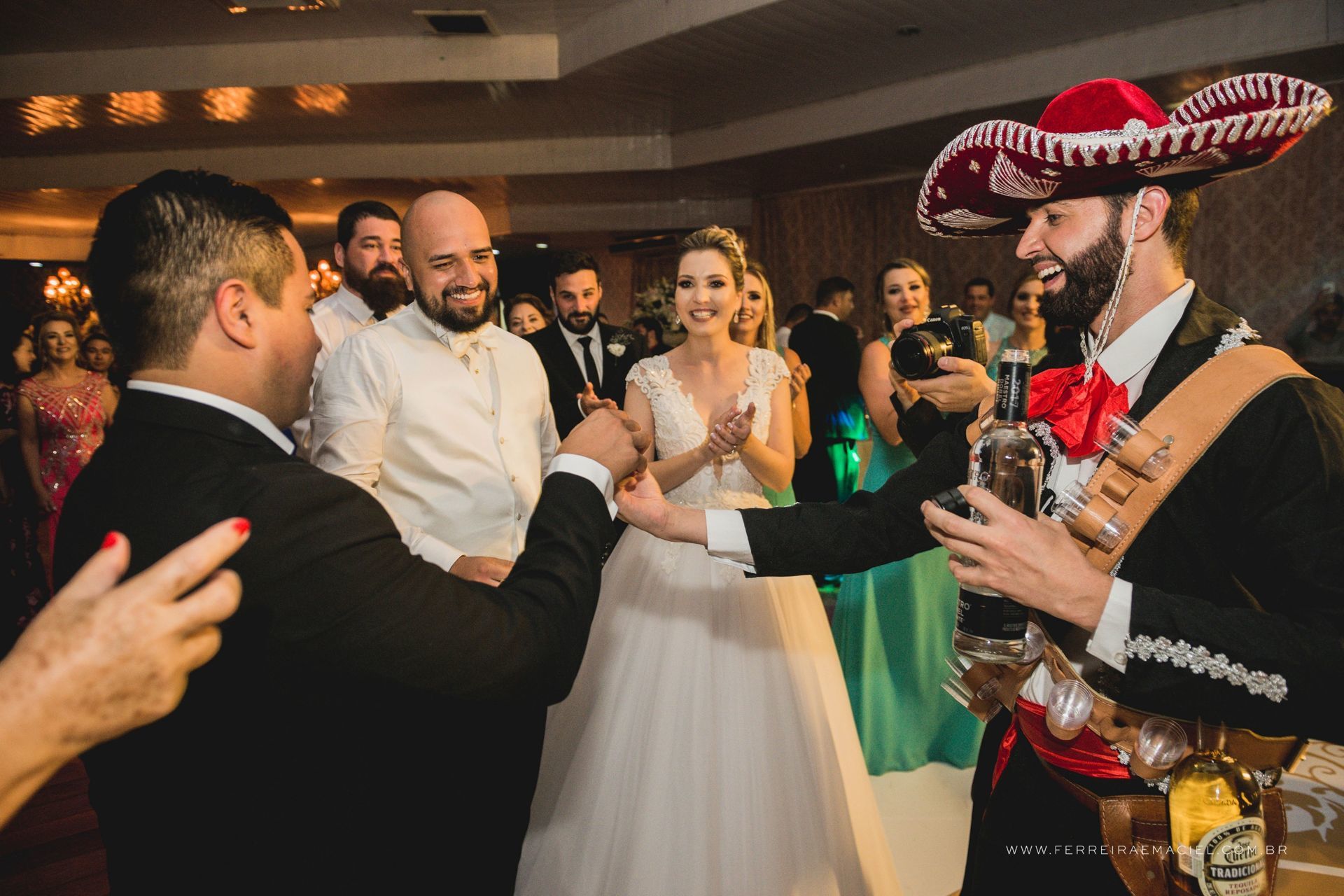 Foto Casamento Larissa e Arturo - Igreja Nossa Senhora Mãe dos Homens - Grêmio Fronteira - Araranguá - SC Foto Casamento Larissa e Arturo - Igreja Nossa Senhora Mãe dos Homens - Grêmio Fronteira - Araranguá - SC - Imagem 88