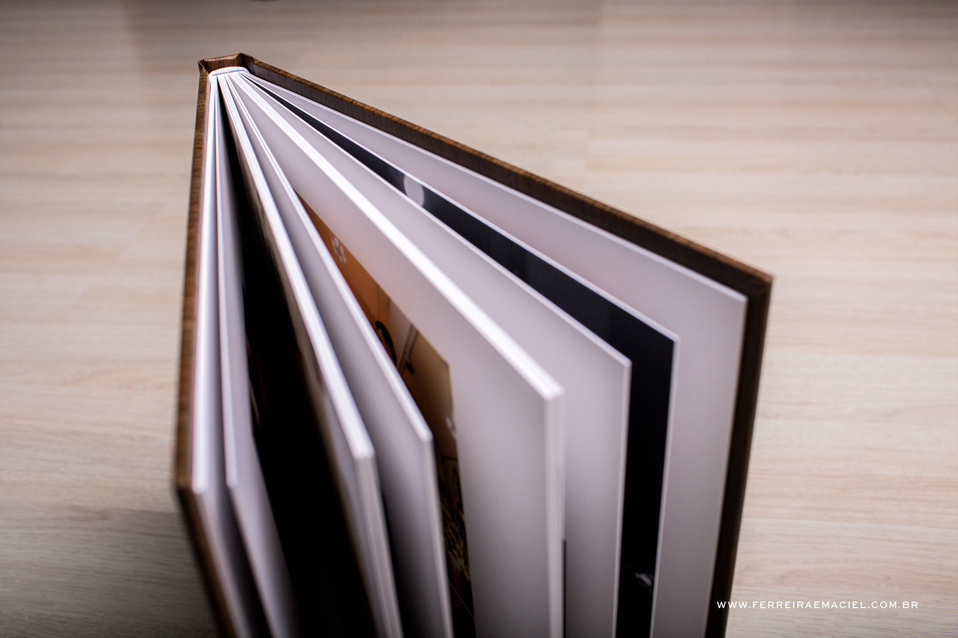 Foto  Álbum Capa de Madeira - Imagem 0