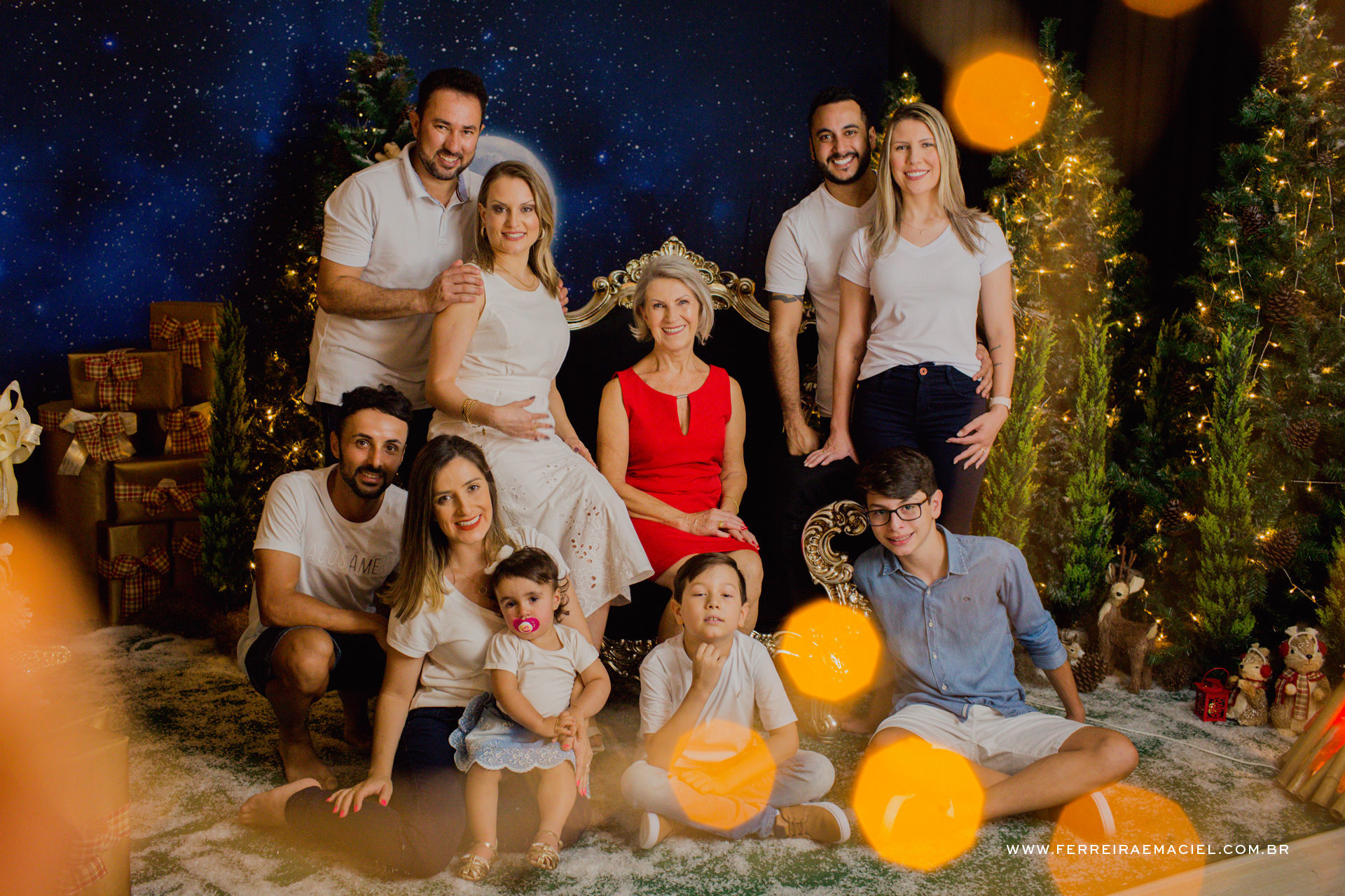 Foto Detalhes do Acampamento do Papai Noel - Cenário Temático para Fotos de Natal em Araranguá Foto Detalhes do Acampamento do Papai Noel - Cenário Temático para Fotos de Natal em Araranguá - Imagem 106