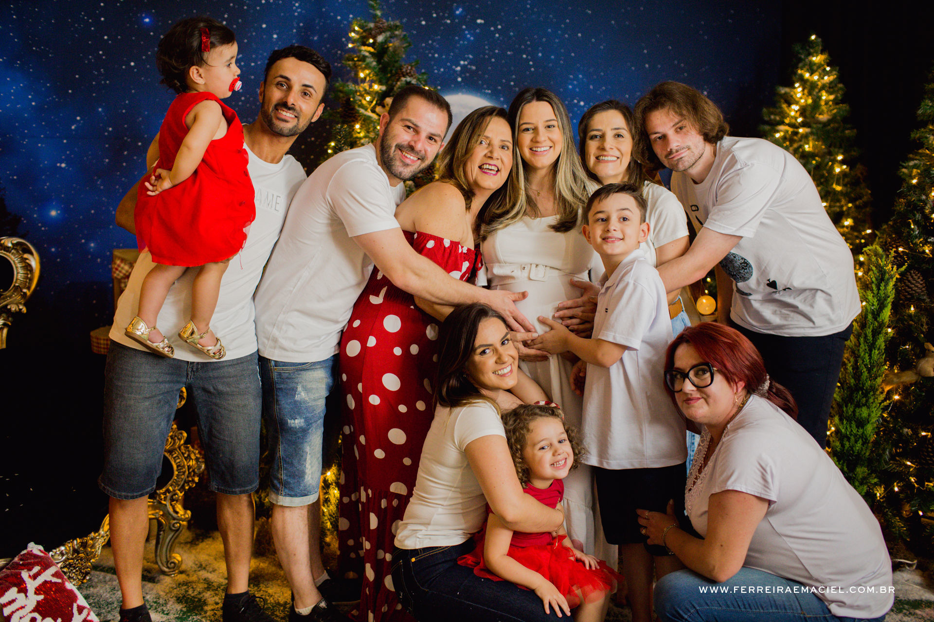 Foto Detalhes do Acampamento do Papai Noel - Cenário Temático para Fotos de Natal em Araranguá Foto Detalhes do Acampamento do Papai Noel - Cenário Temático para Fotos de Natal em Araranguá - Imagem 109