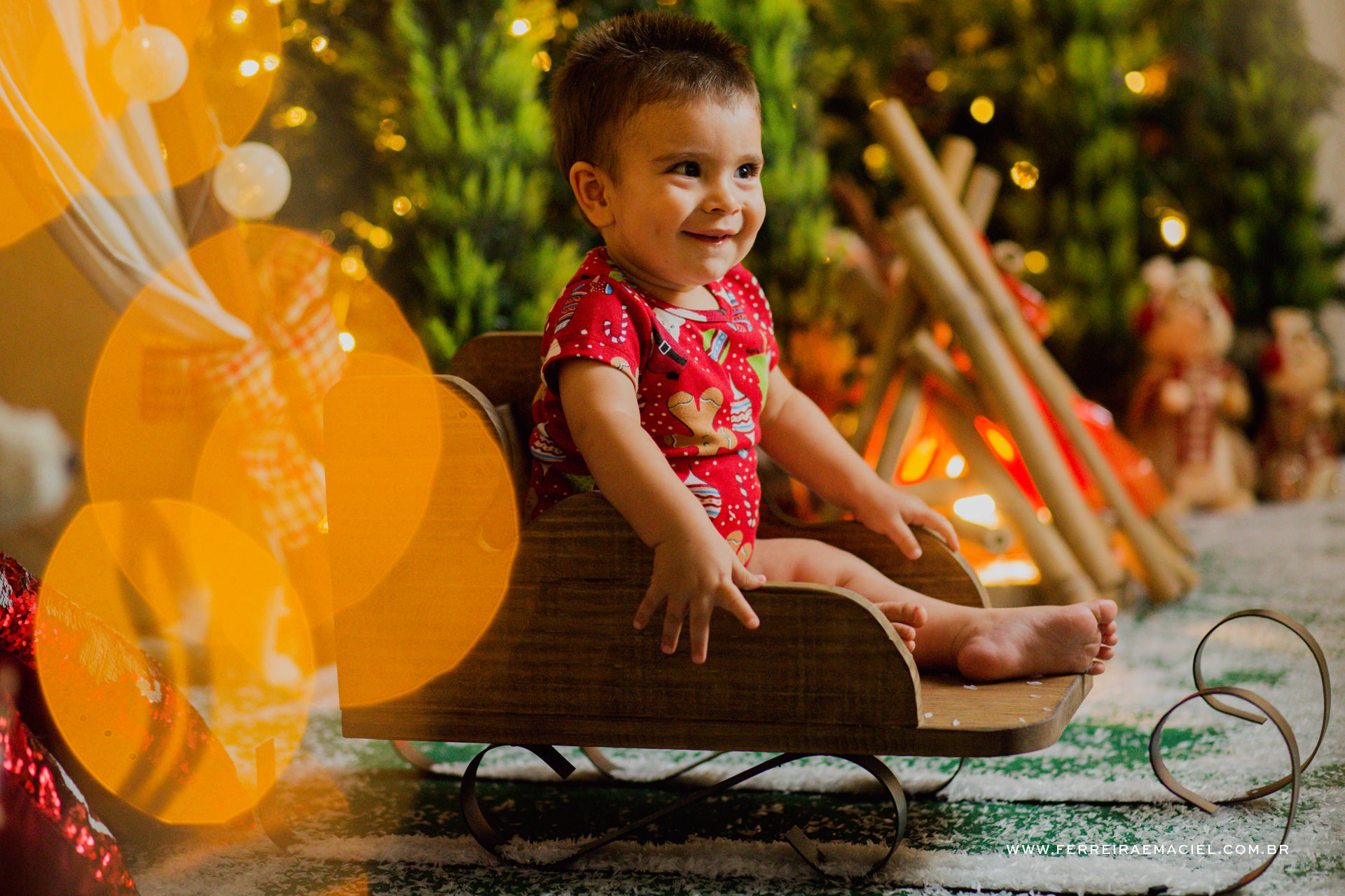Foto Detalhes do Acampamento do Papai Noel - Cenário Temático para Fotos de Natal em Araranguá Foto Detalhes do Acampamento do Papai Noel - Cenário Temático para Fotos de Natal em Araranguá - Imagem 116