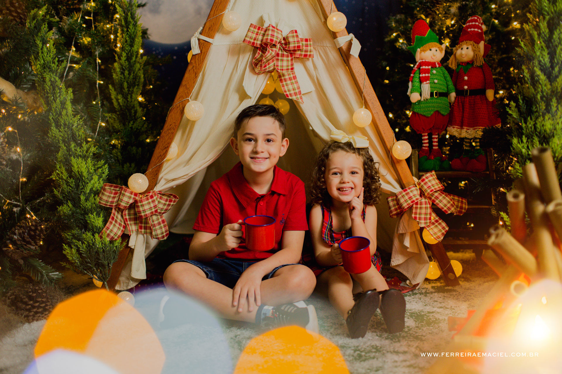Foto Detalhes do Acampamento do Papai Noel - Cenário Temático para Fotos de Natal em Araranguá Foto Detalhes do Acampamento do Papai Noel - Cenário Temático para Fotos de Natal em Araranguá - Imagem 119