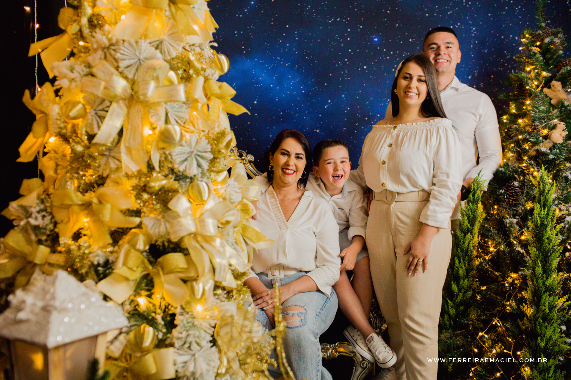 Foto Detalhes do Acampamento do Papai Noel - Cenário Temático para Fotos de Natal em Araranguá Foto Detalhes do Acampamento do Papai Noel - Cenário Temático para Fotos de Natal em Araranguá - Imagem 133