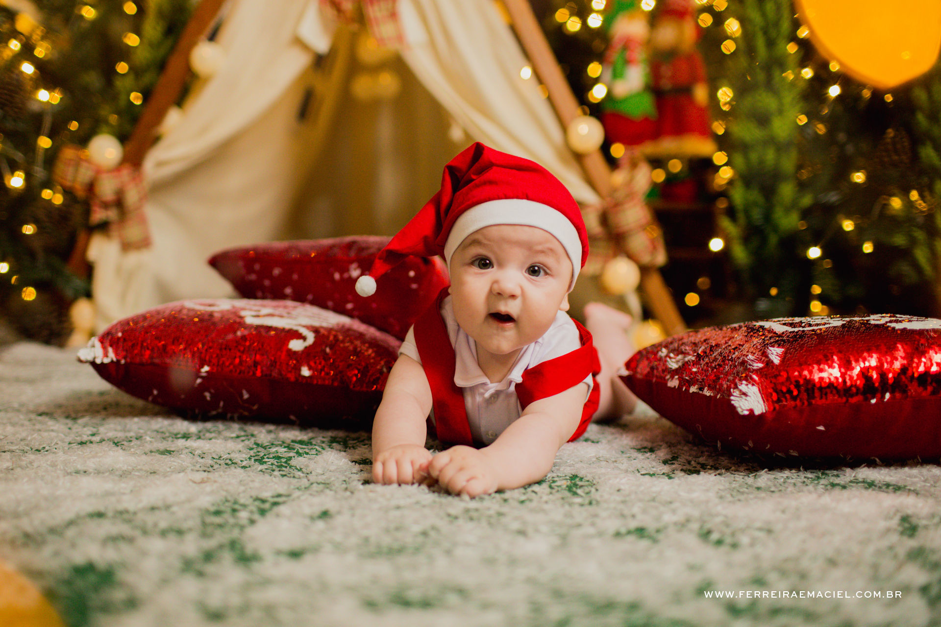 Foto Detalhes do Acampamento do Papai Noel - Cenário Temático para Fotos de Natal em Araranguá Foto Detalhes do Acampamento do Papai Noel - Cenário Temático para Fotos de Natal em Araranguá - Imagem 154