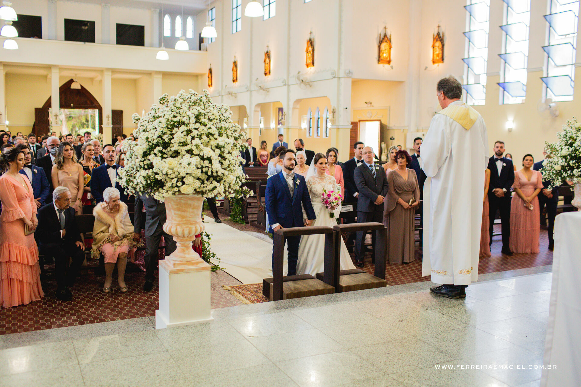 Foto Casamento na Igreja Nossa Senhora Mãe dos Homens e no Hotel e Praia do Morro dos Conventos em Araranguá - SC - Dábila e João Foto Casamento na Igreja Nossa Senhora Mãe dos Homens e no Hotel e Praia do Morro dos Conventos em Araranguá - SC - Dábila e João - Imagem 55