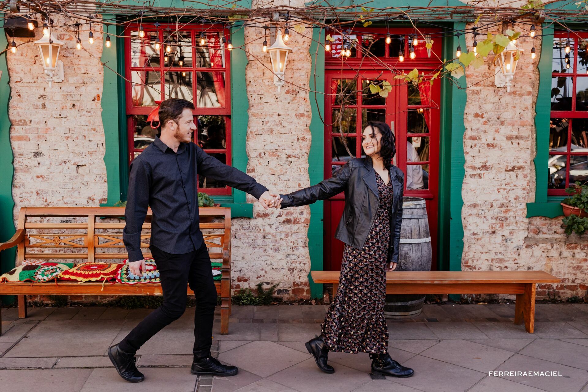 Foto Fotos de casal no Le Jardin Parque de Lavanda - Pre-wedding em Gramado e Canela - RS - Ensaio fotogrÃƒÆ’Ã†â€™Ãƒâ€ Ã¢â‚¬â„¢ÃƒÆ’Ã¢â‚¬ ÃƒÂ¢Ã¢â€šÂ¬Ã¢â€žÂ¢ÃƒÆ’Ã†â€™ÃƒÂ¢Ã¢â€šÂ¬ ÃƒÆ’Ã‚Â¢ÃƒÂ¢Ã¢â‚¬Å¡Ã‚Â¬ÃƒÂ¢Ã¢â‚¬Å¾Ã‚Â¢ÃƒÆ’Ã†â€™Ãƒâ€ Ã¢â‚¬â„¢ÃƒÆ’Ã‚Â¢ÃƒÂ¢Ã¢â‚¬Å¡Ã‚Â¬Ãƒâ€¦Ã‚Â¡ÃƒÆ’Ã†â€™ÃƒÂ¢Ã¢â€šÂ¬Ã…Â¡ÃƒÆ’Ã¢â‚¬Å¡Ãƒâ€šÃ‚Â¡fico na Rua Torta - Camila e Douglas - Imagem 2