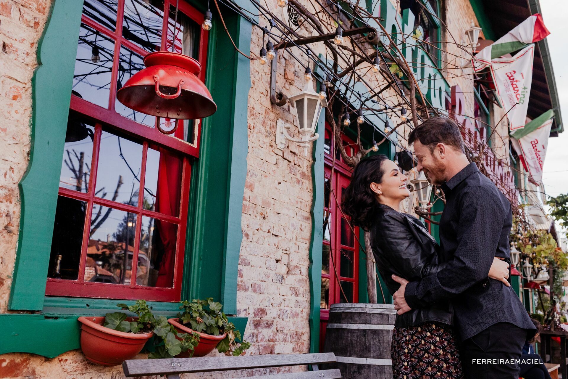 Foto Fotos de casal no Le Jardin Parque de Lavanda - Pre-wedding em Gramado e Canela - RS - Ensaio fotogrÃƒÆ’Ã†â€™Ãƒâ€ Ã¢â‚¬â„¢ÃƒÆ’Ã¢â‚¬ ÃƒÂ¢Ã¢â€šÂ¬Ã¢â€žÂ¢ÃƒÆ’Ã†â€™ÃƒÂ¢Ã¢â€šÂ¬ ÃƒÆ’Ã‚Â¢ÃƒÂ¢Ã¢â‚¬Å¡Ã‚Â¬ÃƒÂ¢Ã¢â‚¬Å¾Ã‚Â¢ÃƒÆ’Ã†â€™Ãƒâ€ Ã¢â‚¬â„¢ÃƒÆ’Ã‚Â¢ÃƒÂ¢Ã¢â‚¬Å¡Ã‚Â¬Ãƒâ€¦Ã‚Â¡ÃƒÆ’Ã†â€™ÃƒÂ¢Ã¢â€šÂ¬Ã…Â¡ÃƒÆ’Ã¢â‚¬Å¡Ãƒâ€šÃ‚Â¡fico na Rua Torta - Camila e Douglas - Imagem 5