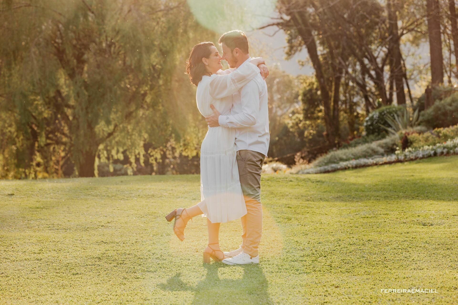 Foto Fotos de casal no Le Jardin Parque de Lavanda - Pre-wedding em Gramado e Canela - RS - Ensaio fotogrÃƒÆ’Ã†â€™Ãƒâ€ Ã¢â‚¬â„¢ÃƒÆ’Ã¢â‚¬ ÃƒÂ¢Ã¢â€šÂ¬Ã¢â€žÂ¢ÃƒÆ’Ã†â€™ÃƒÂ¢Ã¢â€šÂ¬ ÃƒÆ’Ã‚Â¢ÃƒÂ¢Ã¢â‚¬Å¡Ã‚Â¬ÃƒÂ¢Ã¢â‚¬Å¾Ã‚Â¢ÃƒÆ’Ã†â€™Ãƒâ€ Ã¢â‚¬â„¢ÃƒÆ’Ã‚Â¢ÃƒÂ¢Ã¢â‚¬Å¡Ã‚Â¬Ãƒâ€¦Ã‚Â¡ÃƒÆ’Ã†â€™ÃƒÂ¢Ã¢â€šÂ¬Ã…Â¡ÃƒÆ’Ã¢â‚¬Å¡Ãƒâ€šÃ‚Â¡fico na Rua Torta - Camila e Douglas - Imagem 17