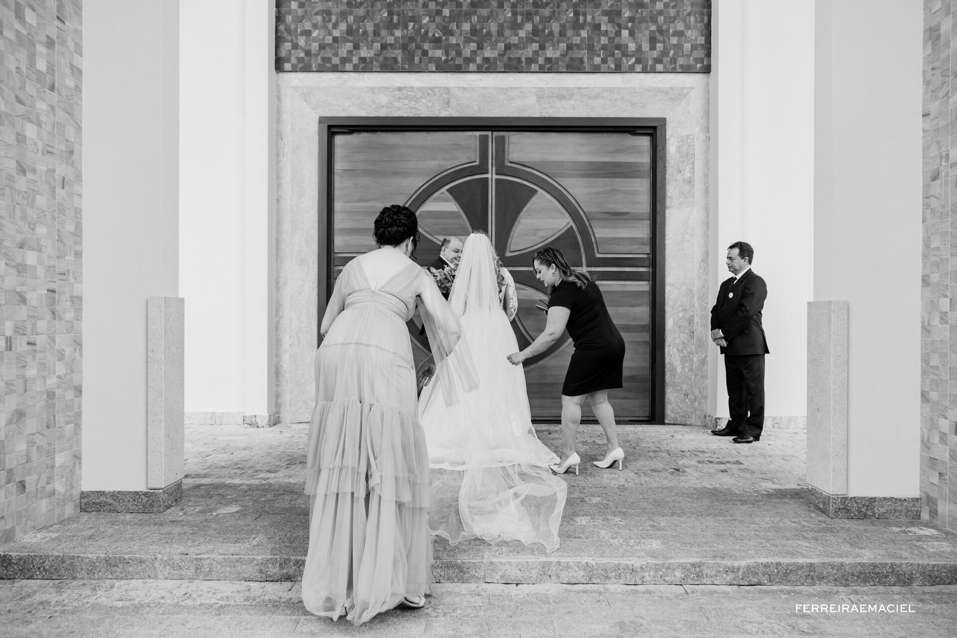 Foto Casamento de dia na Igreja da Cidade Alta Paróquia Sagrada Família e festa na Cachaçaria Pura Brasil - Araranguá - SC - Maiara e Valter Foto Casamento de dia na Igreja da Cidade Alta Paróquia Sagrada Família e festa na Cachaçaria Pura Brasil - Araranguá - SC - Maiara e Valter - Imagem 33