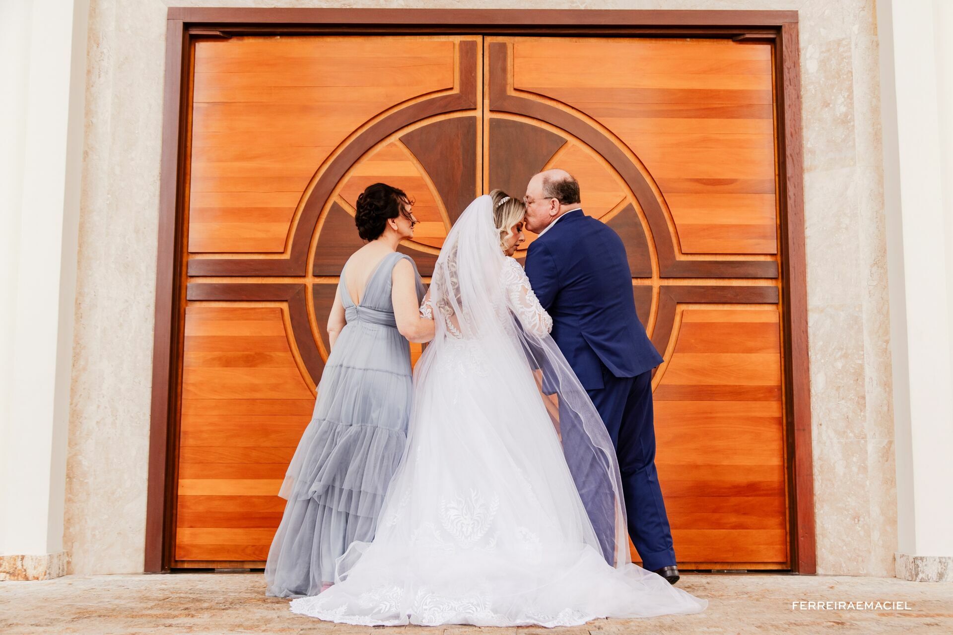 Foto Casamento de dia na Igreja da Cidade Alta Paróquia Sagrada Família e festa na Cachaçaria Pura Brasil - Araranguá - SC - Maiara e Valter Foto Casamento de dia na Igreja da Cidade Alta Paróquia Sagrada Família e festa na Cachaçaria Pura Brasil - Araranguá - SC - Maiara e Valter - Imagem 35