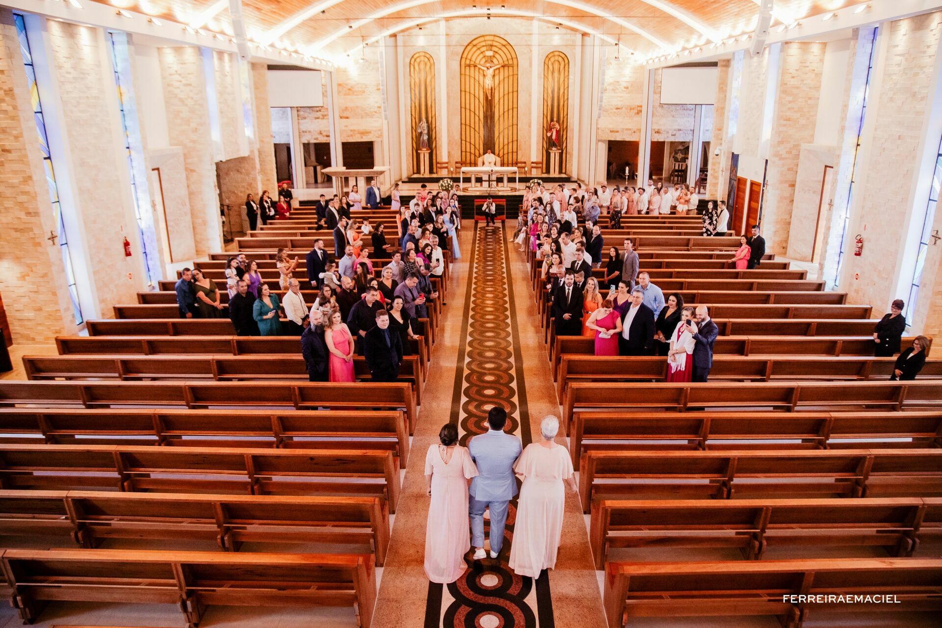 Foto Casamento de dia na Igreja da Cidade Alta Paróquia Sagrada Família e festa na Cachaçaria Pura Brasil - Araranguá - SC - Maiara e Valter Foto Casamento de dia na Igreja da Cidade Alta Paróquia Sagrada Família e festa na Cachaçaria Pura Brasil - Araranguá - SC - Maiara e Valter - Imagem 25