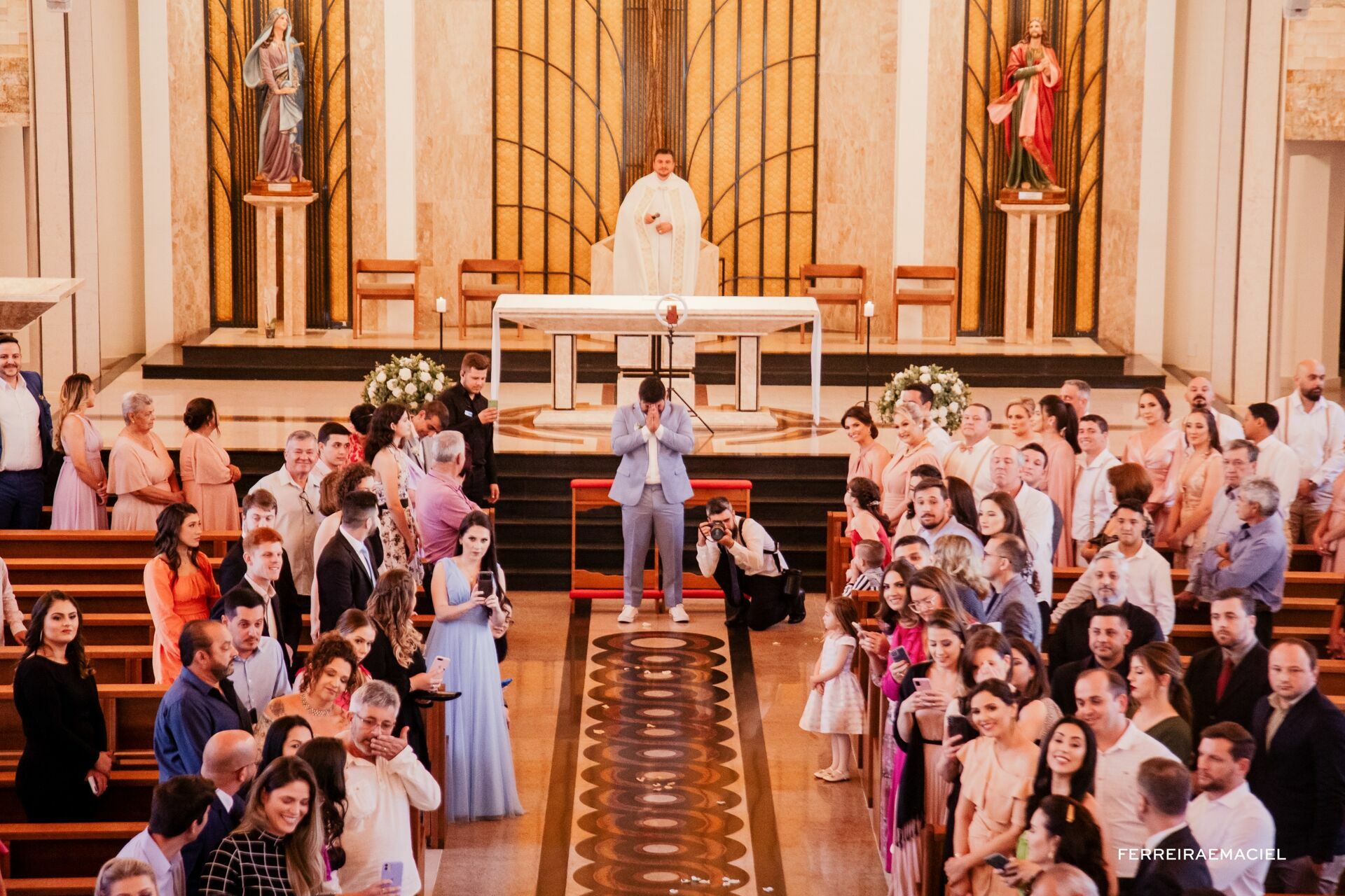 Foto Casamento de dia na Igreja da Cidade Alta Paróquia Sagrada Família e festa na Cachaçaria Pura Brasil - Araranguá - SC - Maiara e Valter Foto Casamento de dia na Igreja da Cidade Alta Paróquia Sagrada Família e festa na Cachaçaria Pura Brasil - Araranguá - SC - Maiara e Valter - Imagem 38