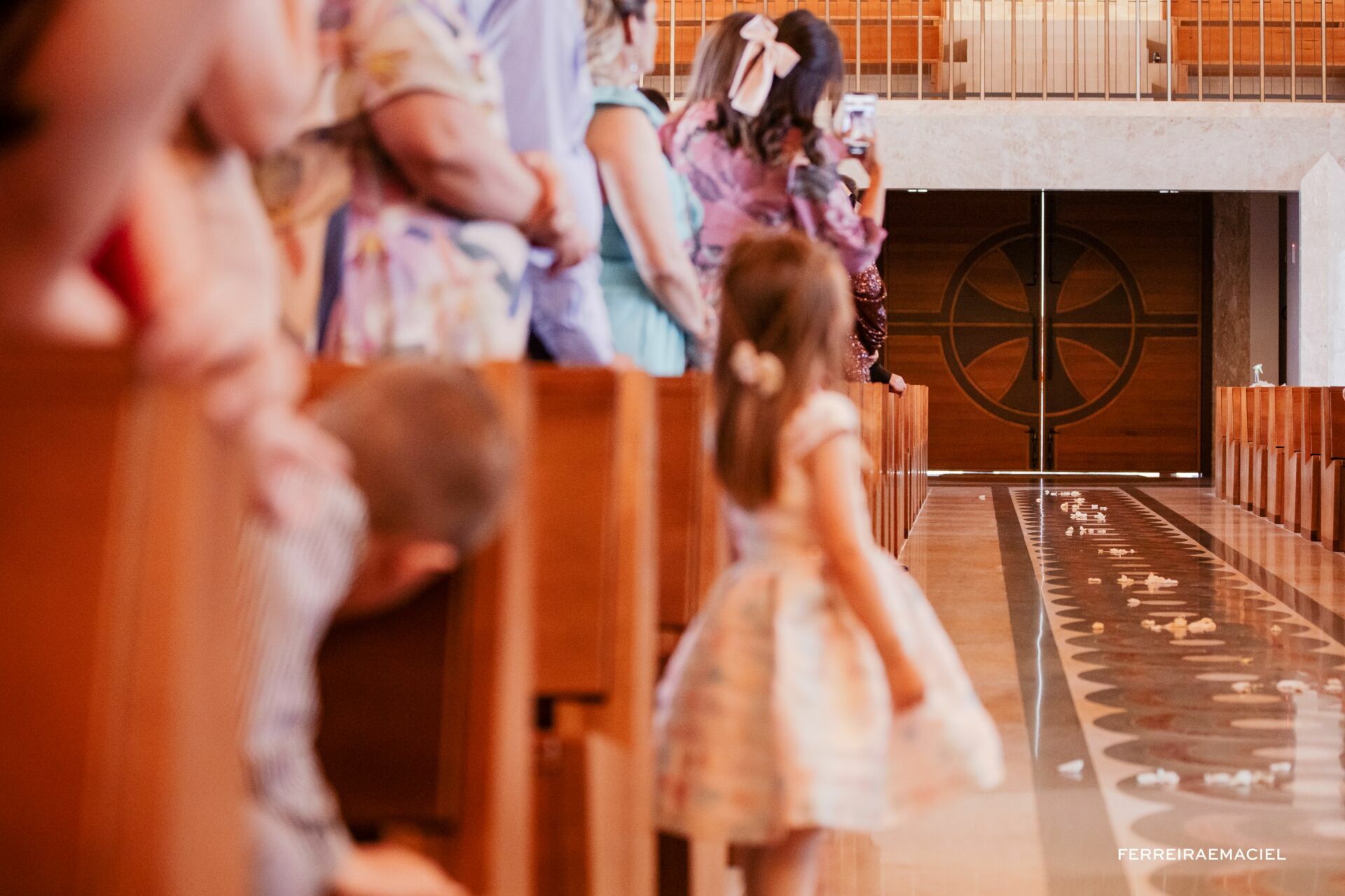 Foto Casamento de dia na Igreja da Cidade Alta Paróquia Sagrada Família e festa na Cachaçaria Pura Brasil - Araranguá - SC - Maiara e Valter Foto Casamento de dia na Igreja da Cidade Alta Paróquia Sagrada Família e festa na Cachaçaria Pura Brasil - Araranguá - SC - Maiara e Valter - Imagem 37