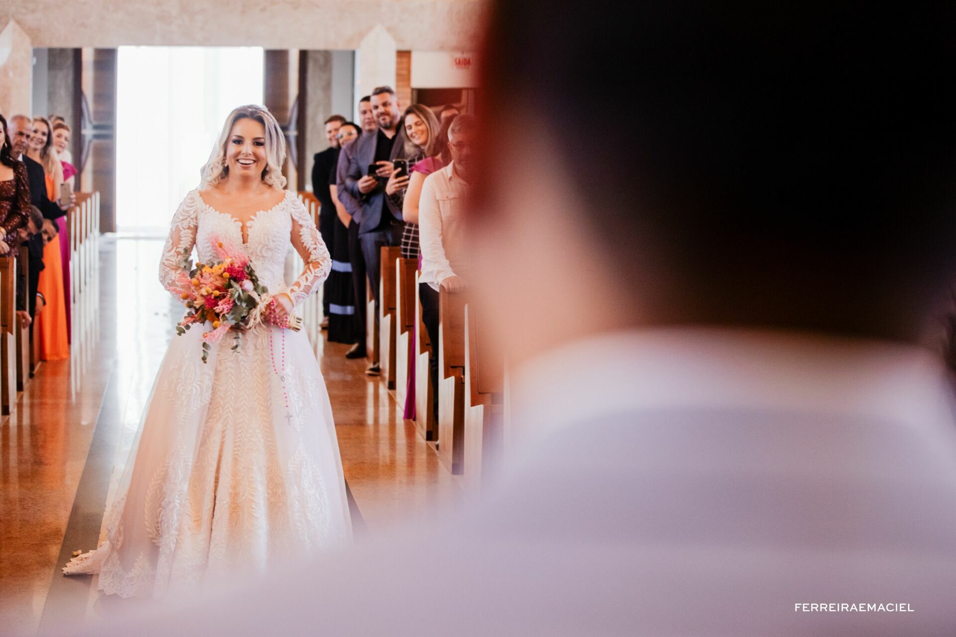 Foto Casamento de dia na Igreja da Cidade Alta Paróquia Sagrada Família e festa na Cachaçaria Pura Brasil - Araranguá - SC - Maiara e Valter Foto Casamento de dia na Igreja da Cidade Alta Paróquia Sagrada Família e festa na Cachaçaria Pura Brasil - Araranguá - SC - Maiara e Valter - Imagem 46
