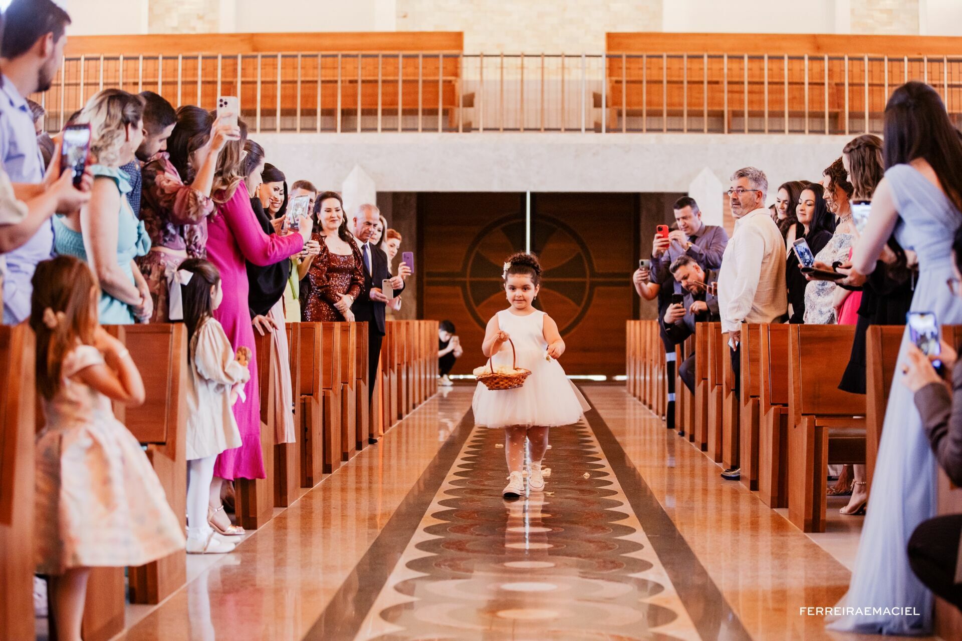 Foto Casamento de dia na Igreja da Cidade Alta Paróquia Sagrada Família e festa na Cachaçaria Pura Brasil - Araranguá - SC - Maiara e Valter Foto Casamento de dia na Igreja da Cidade Alta Paróquia Sagrada Família e festa na Cachaçaria Pura Brasil - Araranguá - SC - Maiara e Valter - Imagem 32