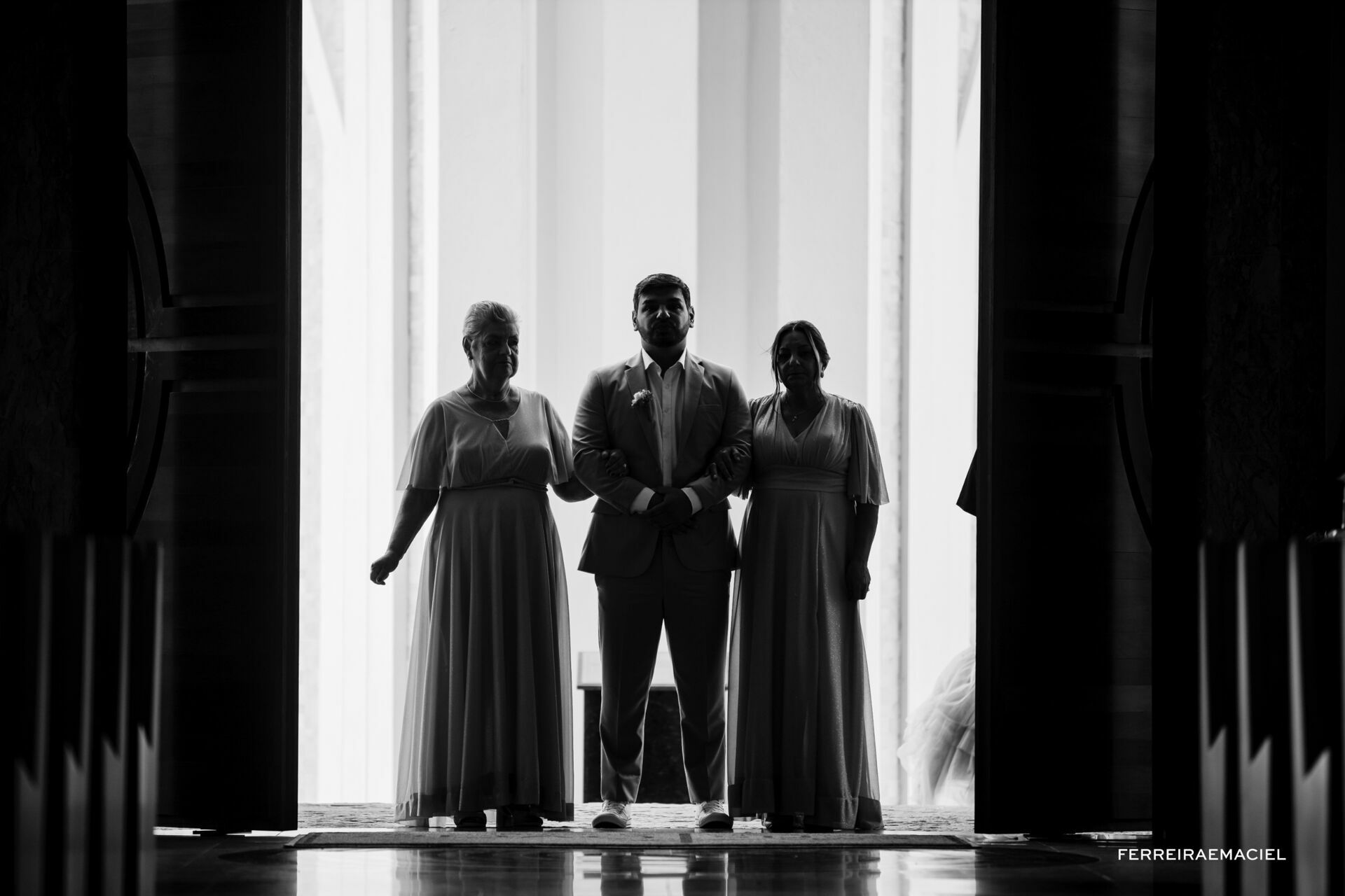 Foto Casamento de dia na Igreja da Cidade Alta Paróquia Sagrada Família e festa na Cachaçaria Pura Brasil - Araranguá - SC - Maiara e Valter Foto Casamento de dia na Igreja da Cidade Alta Paróquia Sagrada Família e festa na Cachaçaria Pura Brasil - Araranguá - SC - Maiara e Valter - Imagem 24