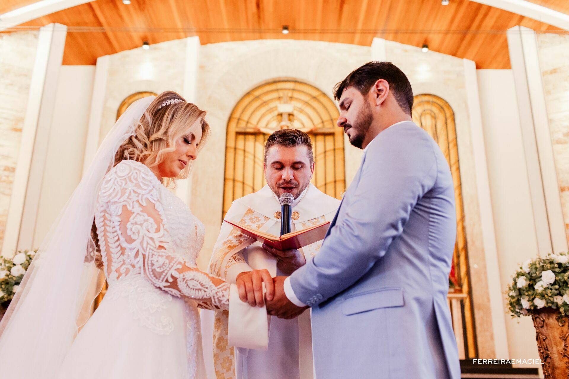 Foto Casamento de dia na Igreja da Cidade Alta Paróquia Sagrada Família e festa na Cachaçaria Pura Brasil - Araranguá - SC - Maiara e Valter Foto Casamento de dia na Igreja da Cidade Alta Paróquia Sagrada Família e festa na Cachaçaria Pura Brasil - Araranguá - SC - Maiara e Valter - Imagem 66