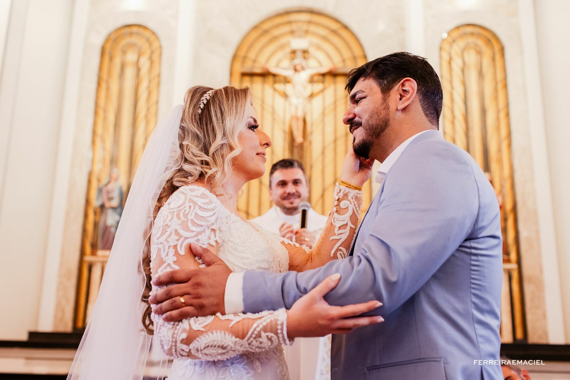 Foto Casamento de dia na Igreja da Cidade Alta Paróquia Sagrada Família e festa na Cachaçaria Pura Brasil - Araranguá - SC - Maiara e Valter Foto Casamento de dia na Igreja da Cidade Alta Paróquia Sagrada Família e festa na Cachaçaria Pura Brasil - Araranguá - SC - Maiara e Valter - Imagem 73