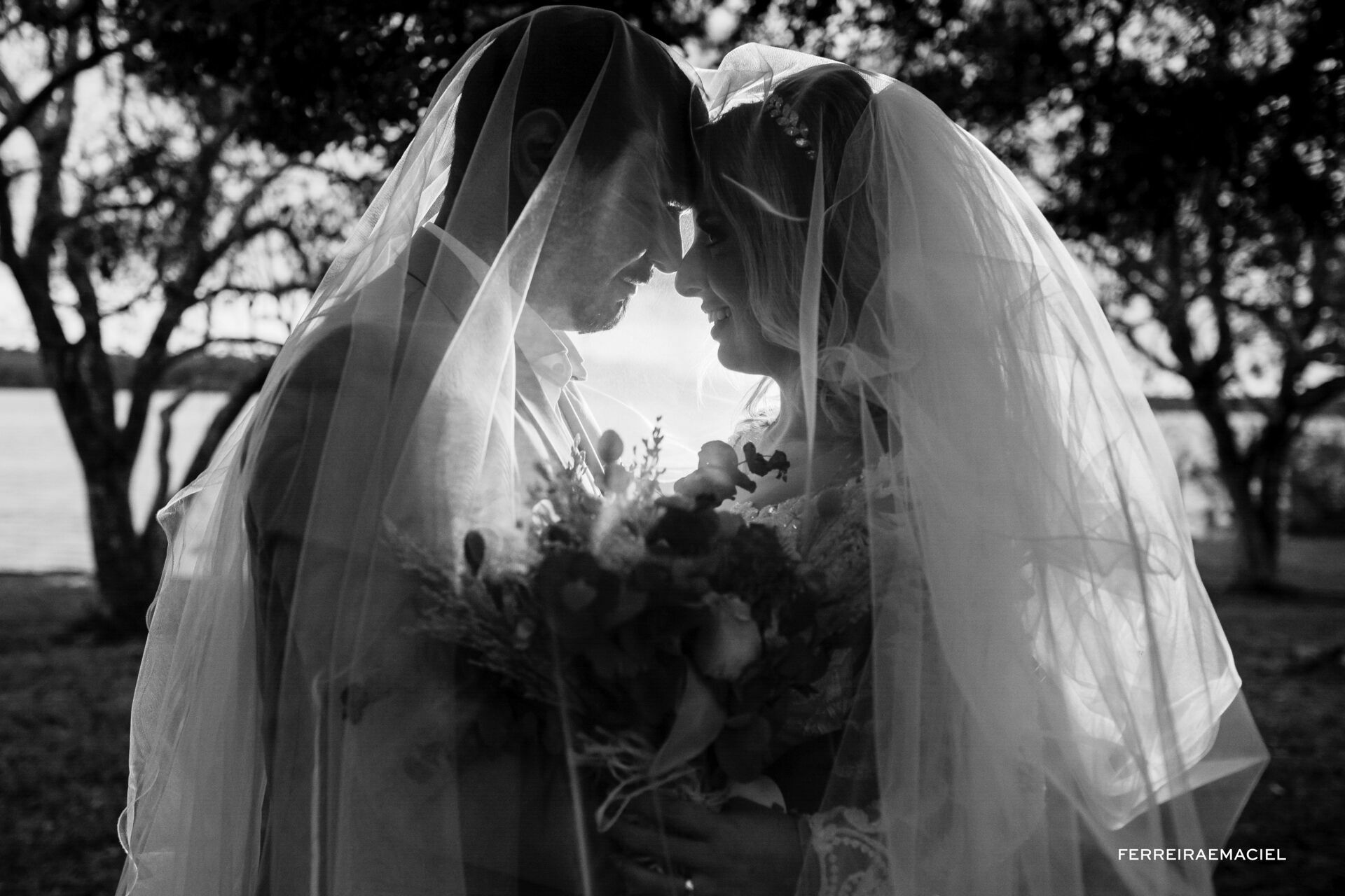 Foto Casamento de dia na Igreja da Cidade Alta Paróquia Sagrada Família e festa na Cachaçaria Pura Brasil - Araranguá - SC - Maiara e Valter Foto Casamento de dia na Igreja da Cidade Alta Paróquia Sagrada Família e festa na Cachaçaria Pura Brasil - Araranguá - SC - Maiara e Valter - Imagem 100