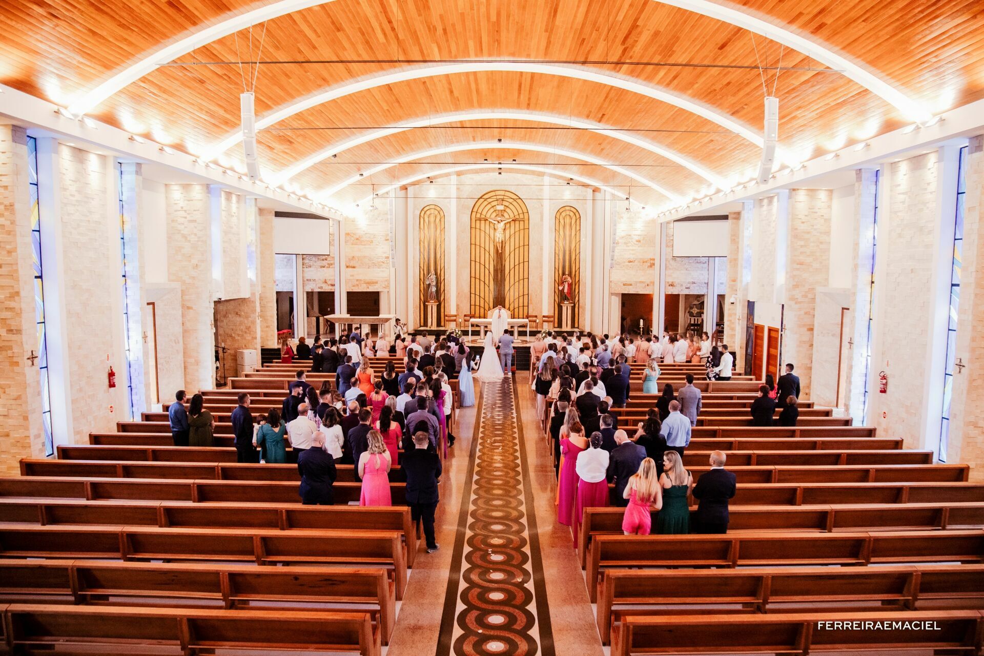 Foto Casamento de dia na Igreja da Cidade Alta Paróquia Sagrada Família e festa na Cachaçaria Pura Brasil - Araranguá - SC - Maiara e Valter Foto Casamento de dia na Igreja da Cidade Alta Paróquia Sagrada Família e festa na Cachaçaria Pura Brasil - Araranguá - SC - Maiara e Valter - Imagem 50