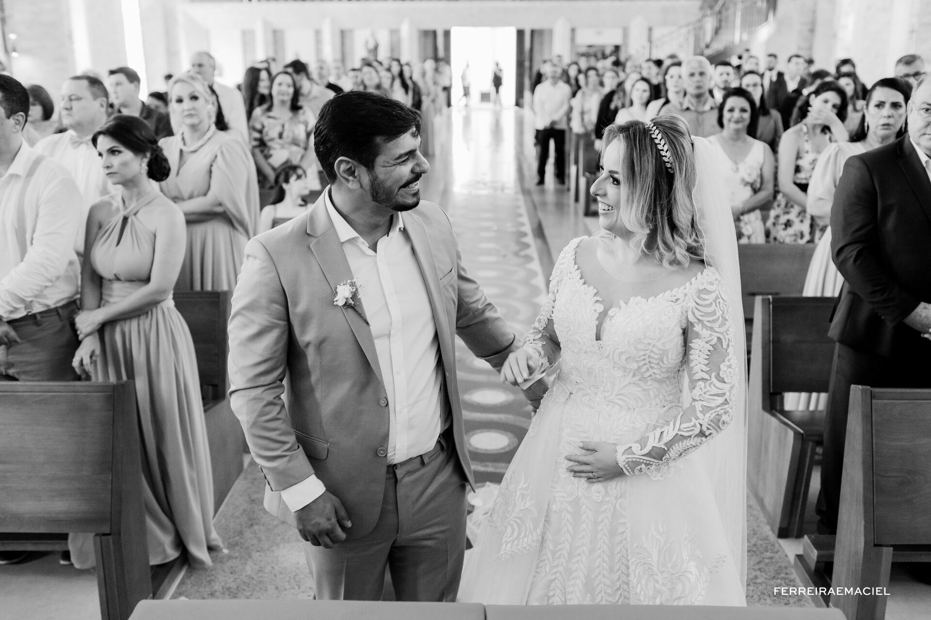 Foto Casamento de dia na Igreja da Cidade Alta Paróquia Sagrada Família e festa na Cachaçaria Pura Brasil - Araranguá - SC - Maiara e Valter Foto Casamento de dia na Igreja da Cidade Alta Paróquia Sagrada Família e festa na Cachaçaria Pura Brasil - Araranguá - SC - Maiara e Valter - Imagem 77