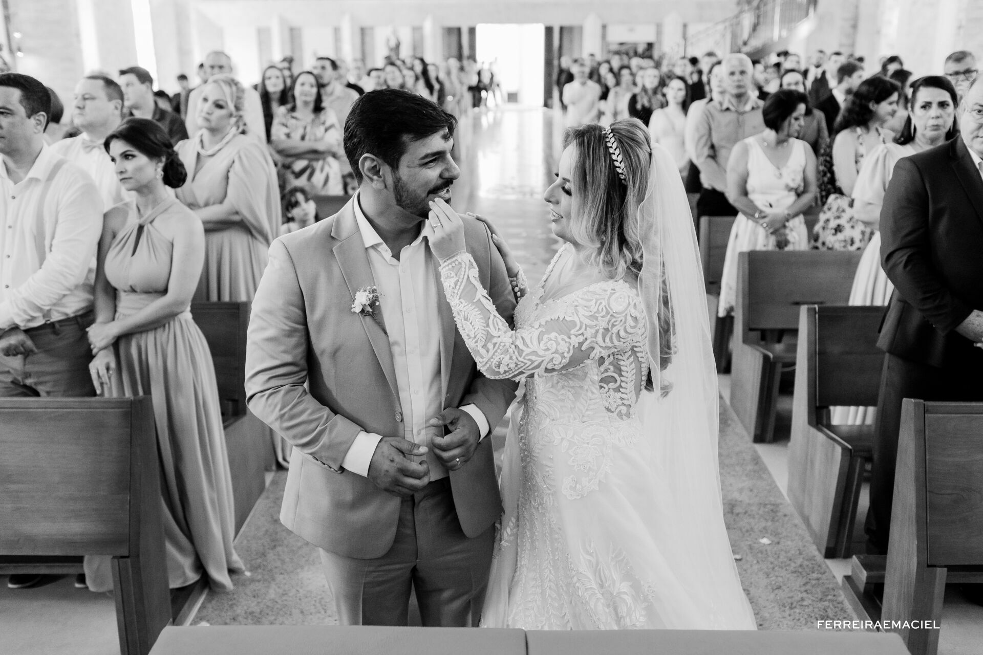 Foto Casamento de dia na Igreja da Cidade Alta Paróquia Sagrada Família e festa na Cachaçaria Pura Brasil - Araranguá - SC - Maiara e Valter Foto Casamento de dia na Igreja da Cidade Alta Paróquia Sagrada Família e festa na Cachaçaria Pura Brasil - Araranguá - SC - Maiara e Valter - Imagem 76