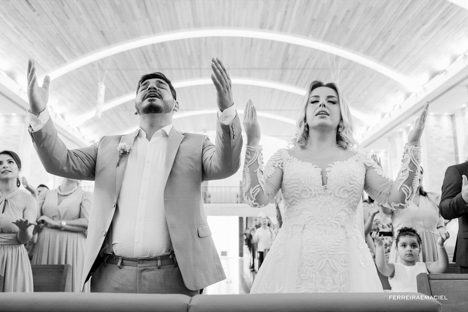 Foto Casamento de dia na Igreja da Cidade Alta Paróquia Sagrada Família e festa na Cachaçaria Pura Brasil - Araranguá - SC - Maiara e Valter Foto Casamento de dia na Igreja da Cidade Alta Paróquia Sagrada Família e festa na Cachaçaria Pura Brasil - Araranguá - SC - Maiara e Valter - Imagem 53