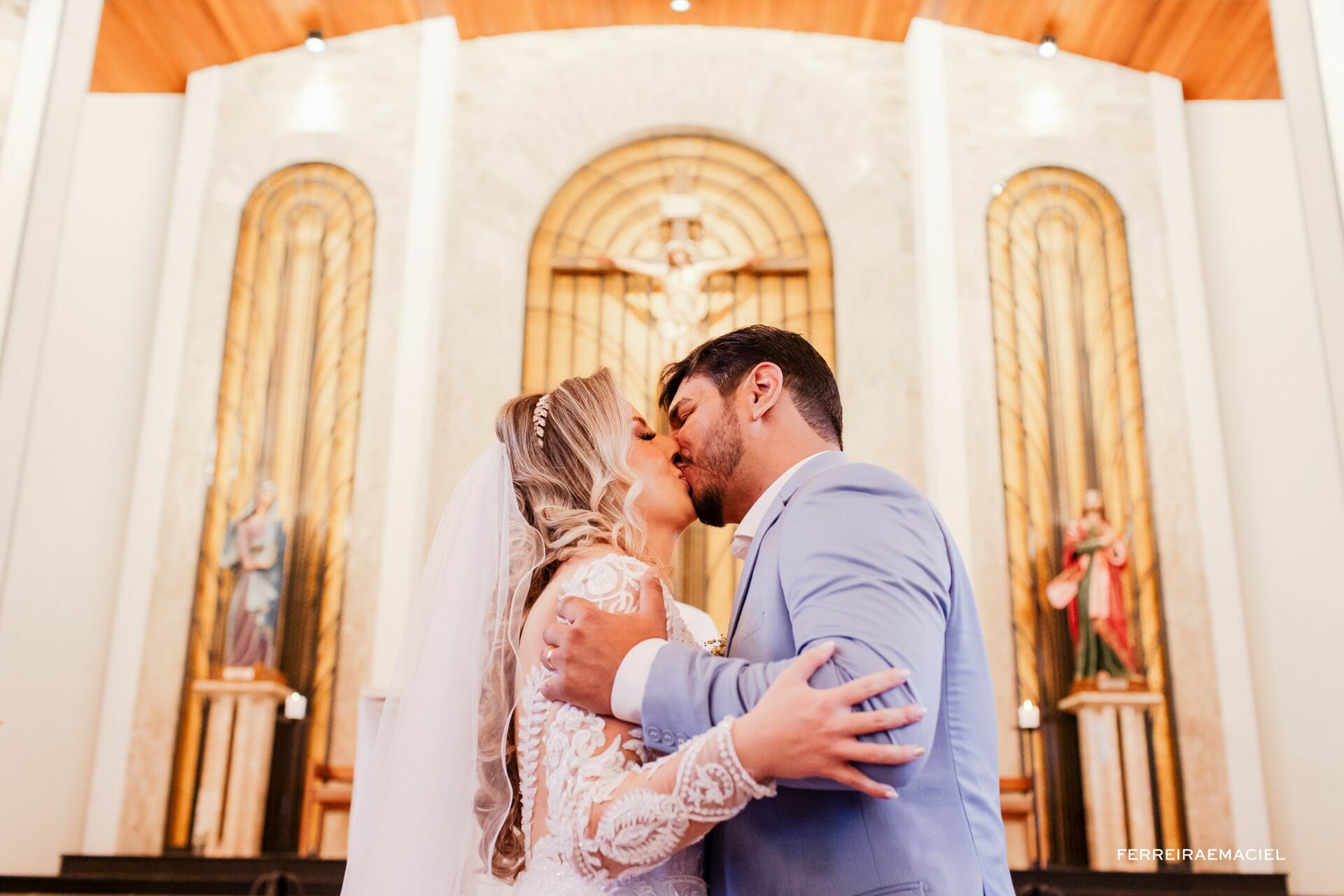 Foto Casamento de dia na Igreja da Cidade Alta Paróquia Sagrada Família e festa na Cachaçaria Pura Brasil - Araranguá - SC - Maiara e Valter Foto Casamento de dia na Igreja da Cidade Alta Paróquia Sagrada Família e festa na Cachaçaria Pura Brasil - Araranguá - SC - Maiara e Valter - Imagem 72