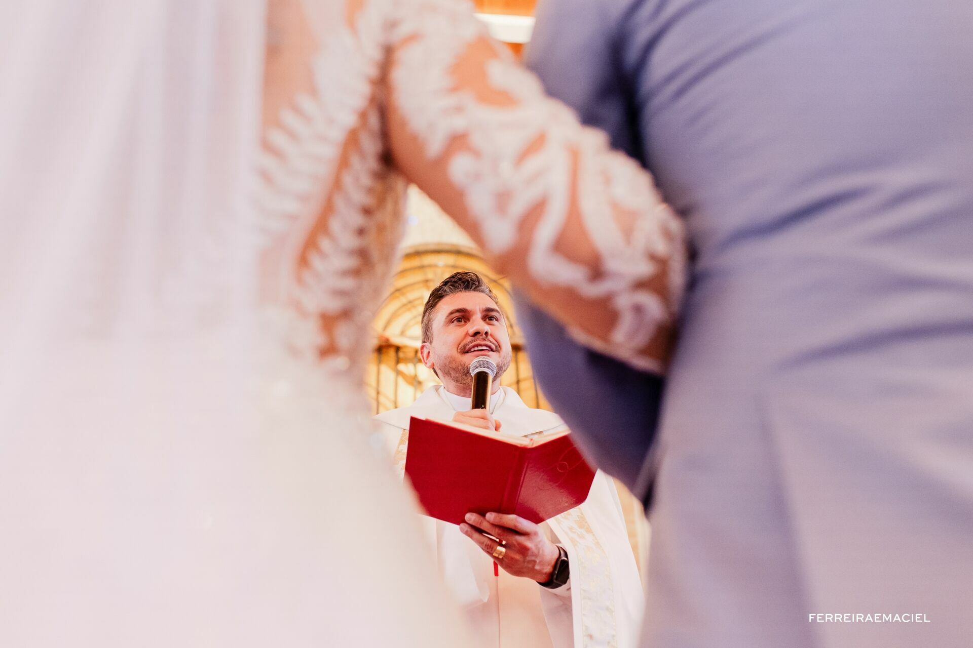Foto Casamento de dia na Igreja da Cidade Alta Paróquia Sagrada Família e festa na Cachaçaria Pura Brasil - Araranguá - SC - Maiara e Valter Foto Casamento de dia na Igreja da Cidade Alta Paróquia Sagrada Família e festa na Cachaçaria Pura Brasil - Araranguá - SC - Maiara e Valter - Imagem 63