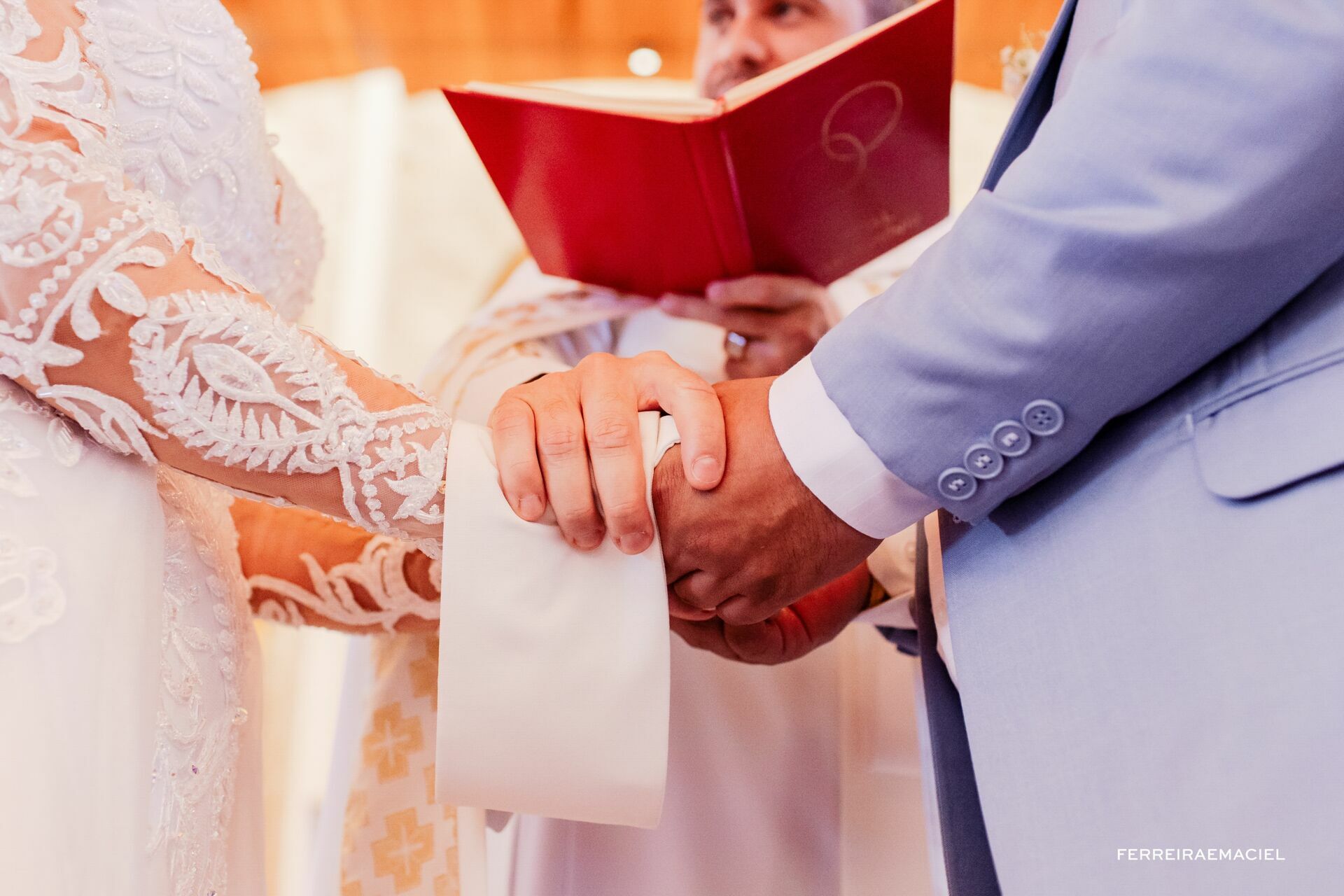 Foto Casamento de dia na Igreja da Cidade Alta Paróquia Sagrada Família e festa na Cachaçaria Pura Brasil - Araranguá - SC - Maiara e Valter Foto Casamento de dia na Igreja da Cidade Alta Paróquia Sagrada Família e festa na Cachaçaria Pura Brasil - Araranguá - SC - Maiara e Valter - Imagem 65