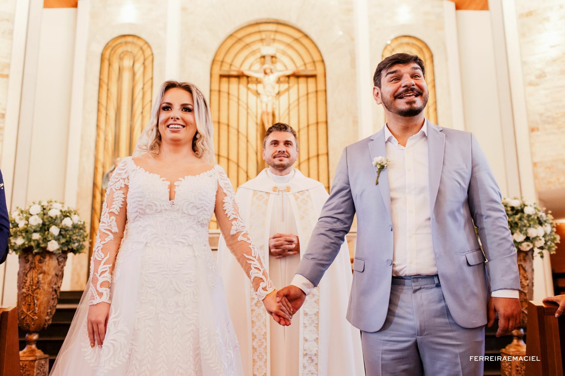 Foto Casamento de dia na Igreja da Cidade Alta Paróquia Sagrada Família e festa na Cachaçaria Pura Brasil - Araranguá - SC - Maiara e Valter Foto Casamento de dia na Igreja da Cidade Alta Paróquia Sagrada Família e festa na Cachaçaria Pura Brasil - Araranguá - SC - Maiara e Valter - Imagem 68