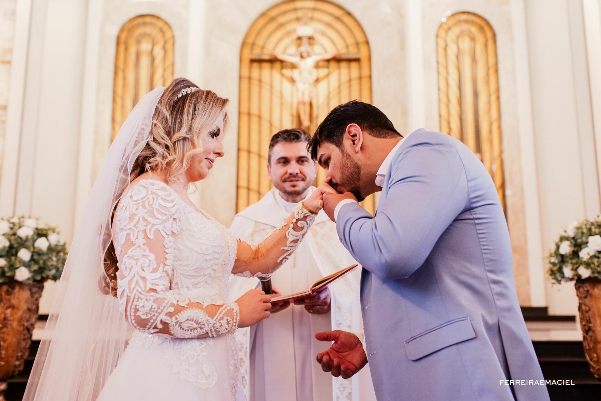 Foto Casamento de dia na Igreja da Cidade Alta Paróquia Sagrada Família e festa na Cachaçaria Pura Brasil - Araranguá - SC - Maiara e Valter Foto Casamento de dia na Igreja da Cidade Alta Paróquia Sagrada Família e festa na Cachaçaria Pura Brasil - Araranguá - SC - Maiara e Valter - Imagem 71
