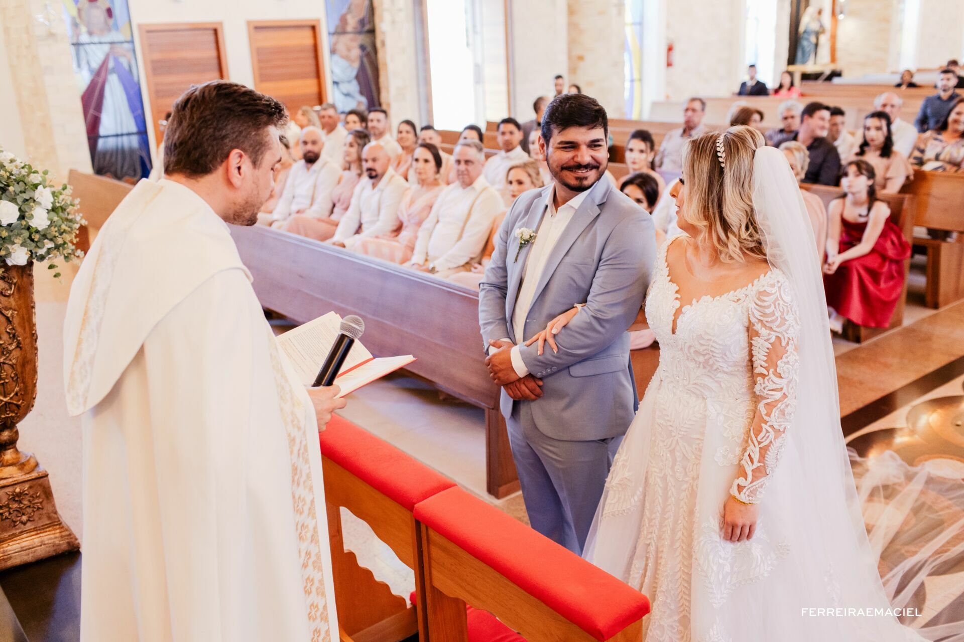 Foto Casamento de dia na Igreja da Cidade Alta Paróquia Sagrada Família e festa na Cachaçaria Pura Brasil - Araranguá - SC - Maiara e Valter Foto Casamento de dia na Igreja da Cidade Alta Paróquia Sagrada Família e festa na Cachaçaria Pura Brasil - Araranguá - SC - Maiara e Valter - Imagem 62