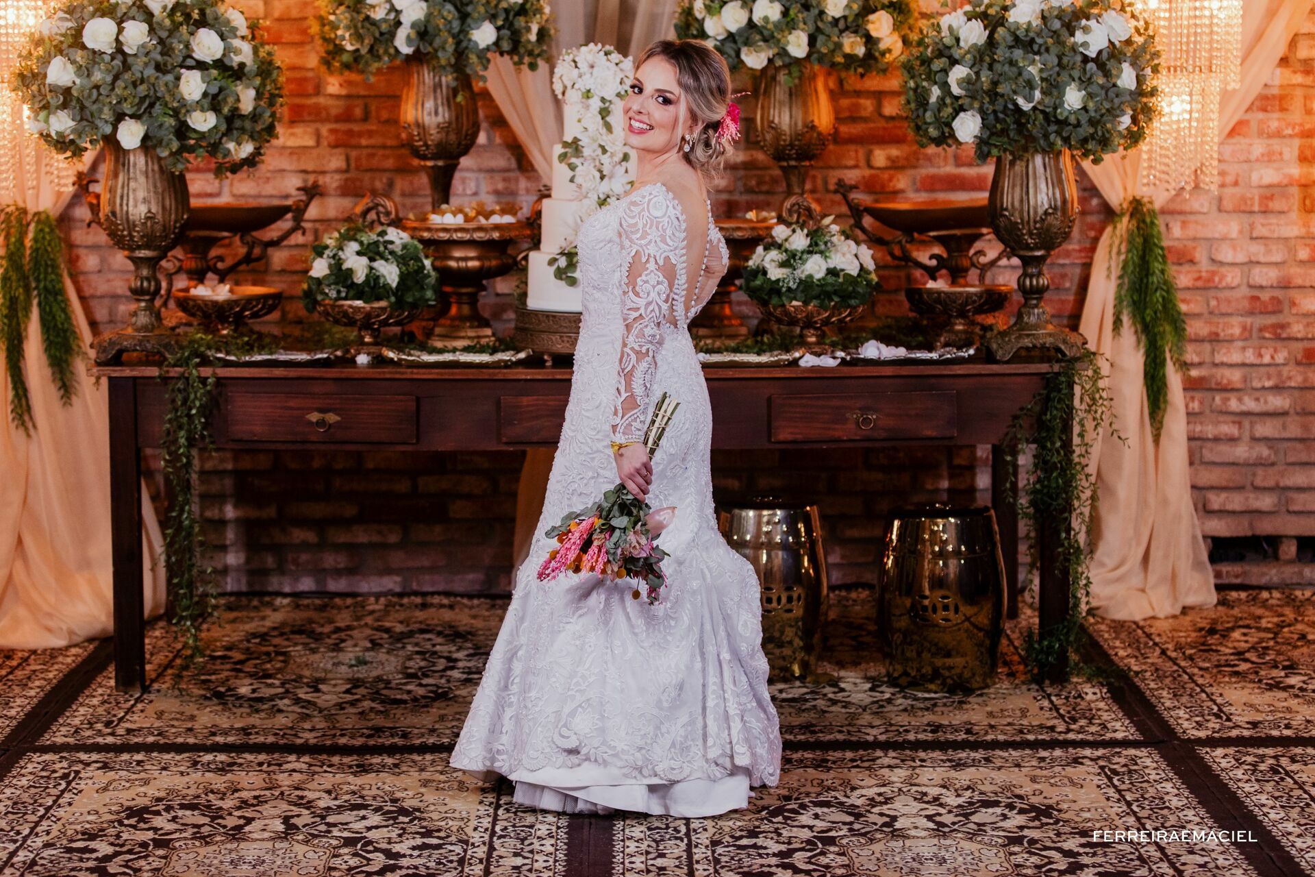 Foto Casamento de dia na Igreja da Cidade Alta Paróquia Sagrada Família e festa na Cachaçaria Pura Brasil - Araranguá - SC - Maiara e Valter Foto Casamento de dia na Igreja da Cidade Alta Paróquia Sagrada Família e festa na Cachaçaria Pura Brasil - Araranguá - SC - Maiara e Valter - Imagem 112