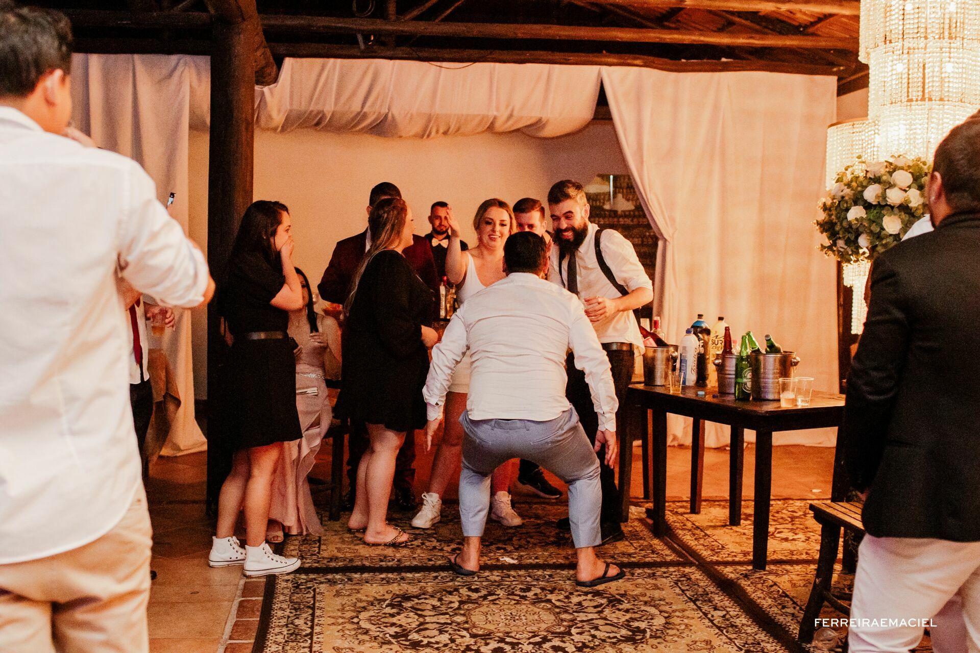 Foto Casamento de dia na Igreja da Cidade Alta Paróquia Sagrada Família e festa na Cachaçaria Pura Brasil - Araranguá - SC - Maiara e Valter Foto Casamento de dia na Igreja da Cidade Alta Paróquia Sagrada Família e festa na Cachaçaria Pura Brasil - Araranguá - SC - Maiara e Valter - Imagem 139