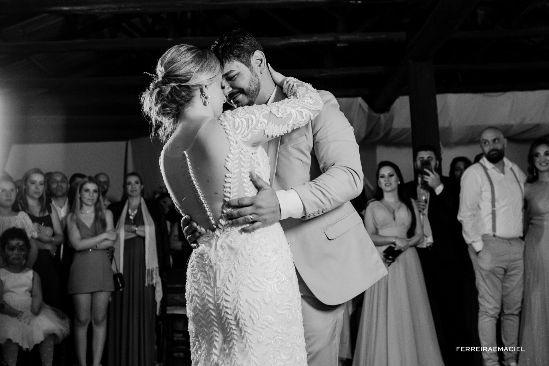 Foto Casamento de dia na Igreja da Cidade Alta Paróquia Sagrada Família e festa na Cachaçaria Pura Brasil - Araranguá - SC - Maiara e Valter Foto Casamento de dia na Igreja da Cidade Alta Paróquia Sagrada Família e festa na Cachaçaria Pura Brasil - Araranguá - SC - Maiara e Valter - Imagem 114
