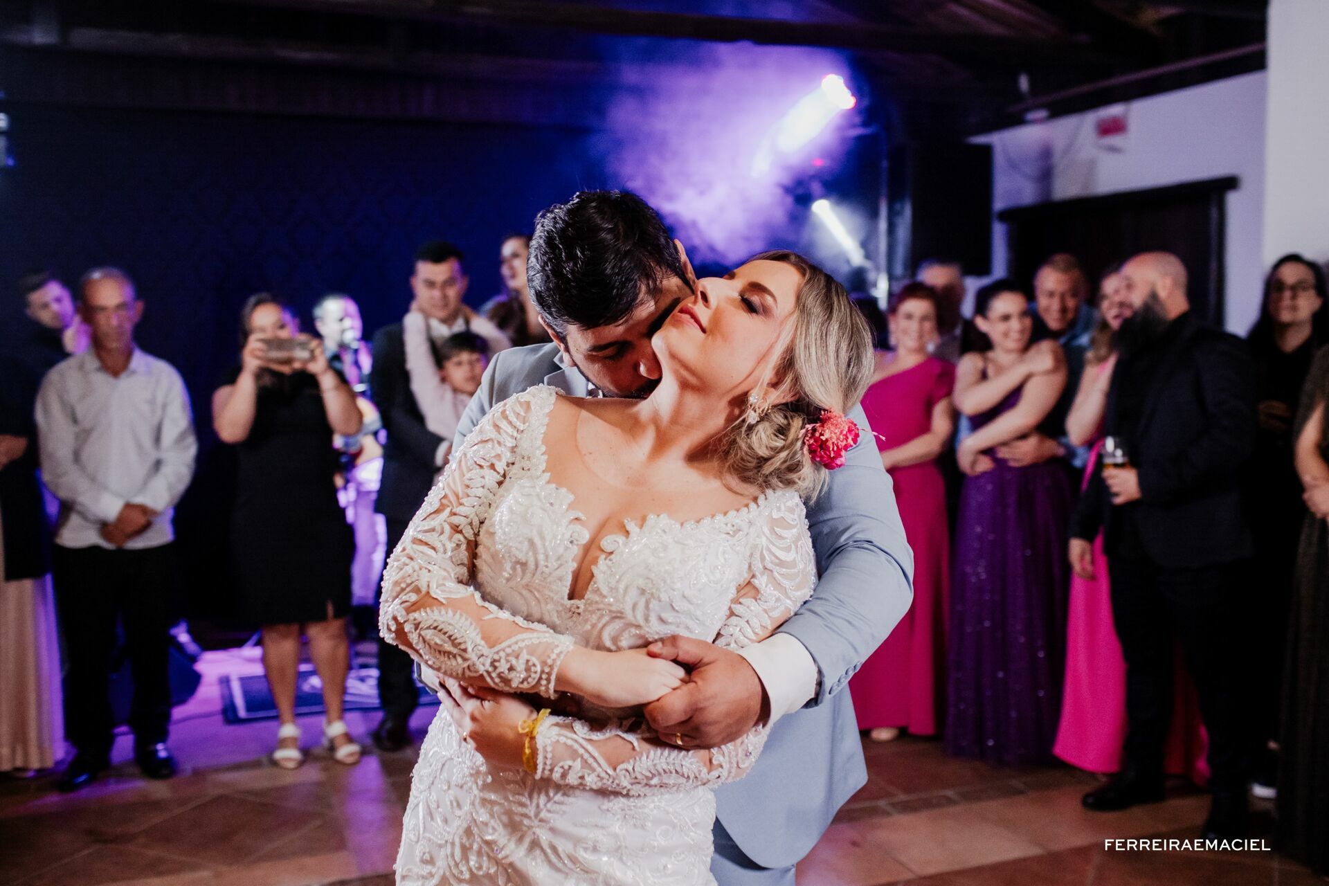 Foto Casamento de dia na Igreja da Cidade Alta Paróquia Sagrada Família e festa na Cachaçaria Pura Brasil - Araranguá - SC - Maiara e Valter Foto Casamento de dia na Igreja da Cidade Alta Paróquia Sagrada Família e festa na Cachaçaria Pura Brasil - Araranguá - SC - Maiara e Valter - Imagem 115