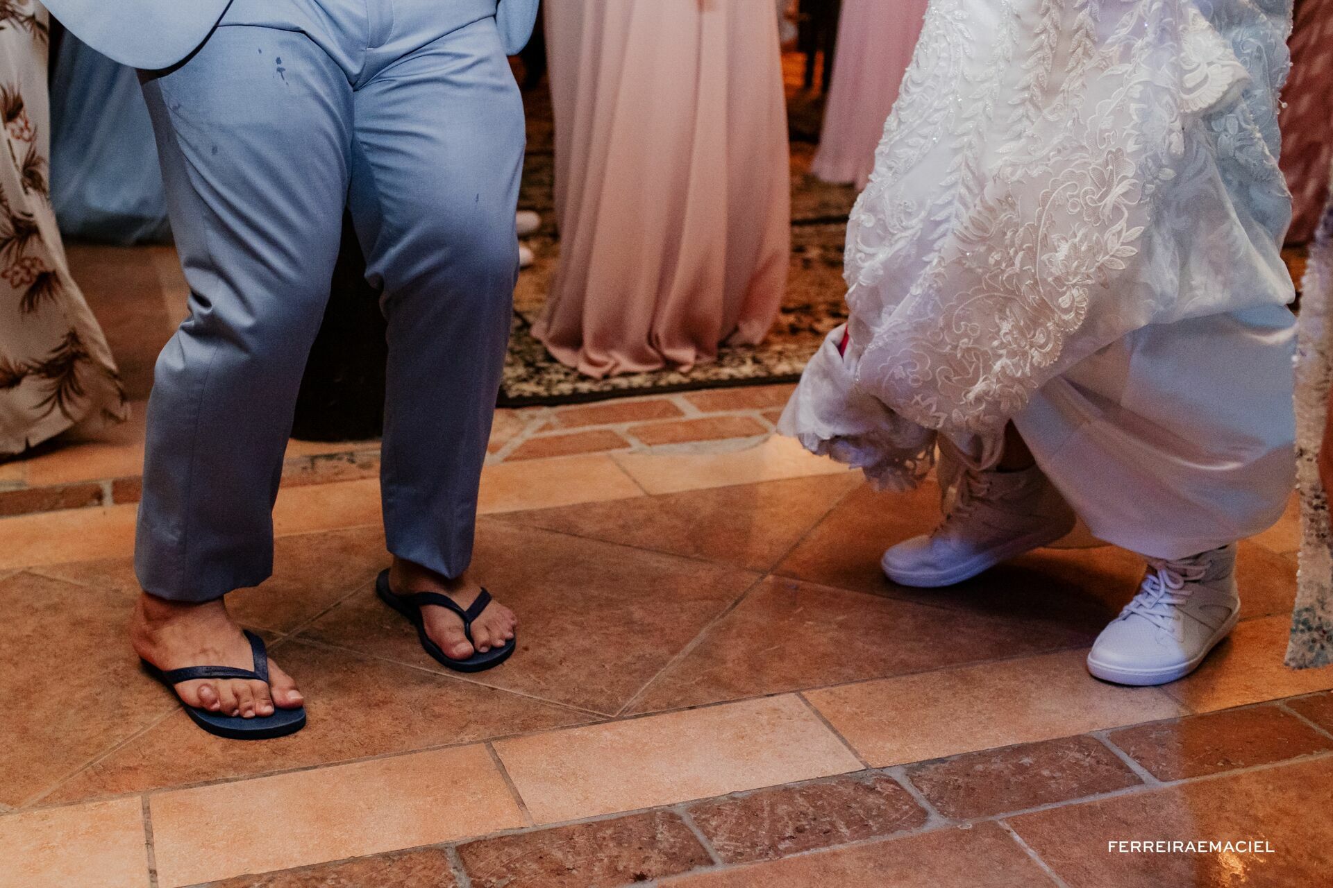 Foto Casamento de dia na Igreja da Cidade Alta Paróquia Sagrada Família e festa na Cachaçaria Pura Brasil - Araranguá - SC - Maiara e Valter Foto Casamento de dia na Igreja da Cidade Alta Paróquia Sagrada Família e festa na Cachaçaria Pura Brasil - Araranguá - SC - Maiara e Valter - Imagem 128