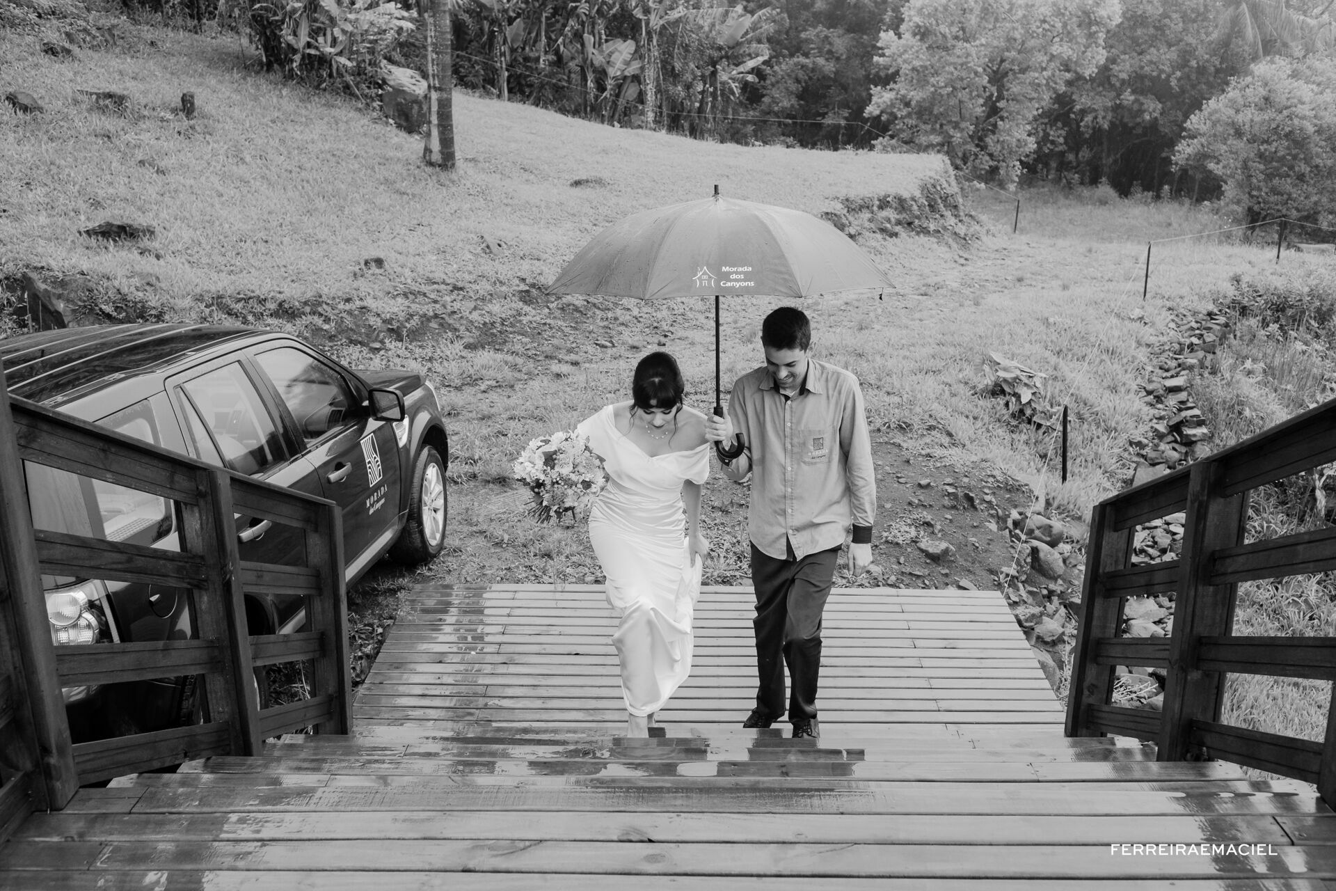 Foto Elopement Wedding com chuva nos canyons - Morada dos Canyons e Estância da Morada - Casamento de dia de Raísa e Matheus - Praia Grande - SC Foto Elopement Wedding com chuva nos canyons - Morada dos Canyons e Estância da Morada - Casamento de dia de Raísa e Matheus - Praia Grande - SC - Imagem 11