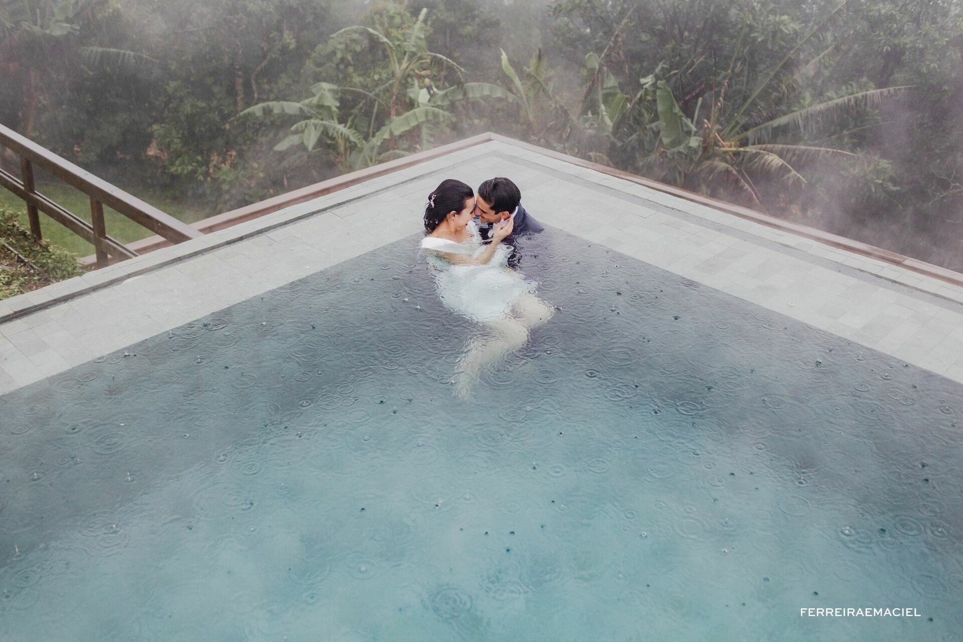 Foto Elopement Wedding com chuva nos canyons - Morada dos Canyons e Estância da Morada - Casamento de dia de Raísa e Matheus - Praia Grande - SC Foto Elopement Wedding com chuva nos canyons - Morada dos Canyons e Estância da Morada - Casamento de dia de Raísa e Matheus - Praia Grande - SC - Imagem 51