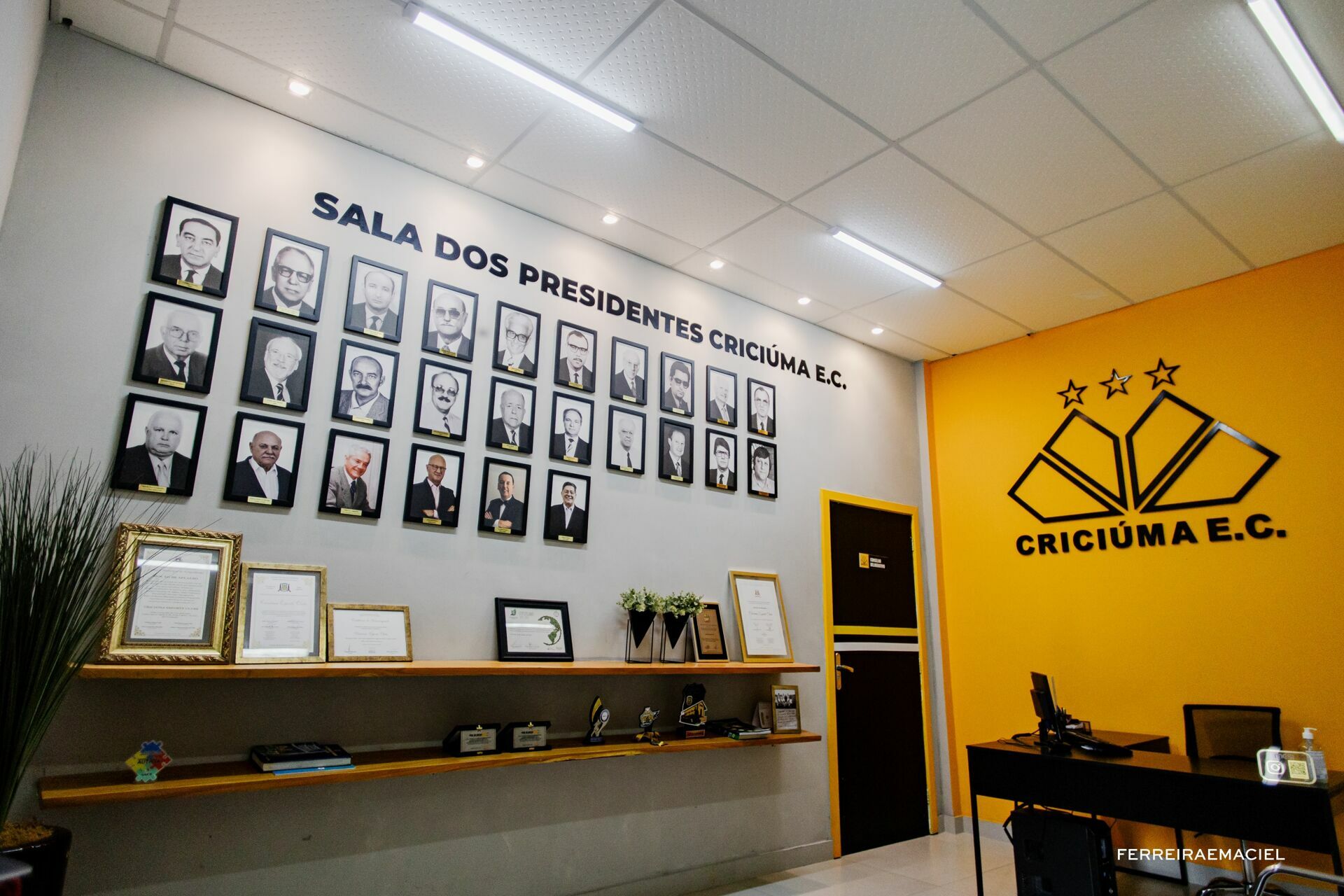 Foto Fotografia publicitária - Entrega do novo ônibus do Criciúma E. C. - Scania Cavese - Estádio Heriberto Hülse - Criciúma - SC - Imagem 40