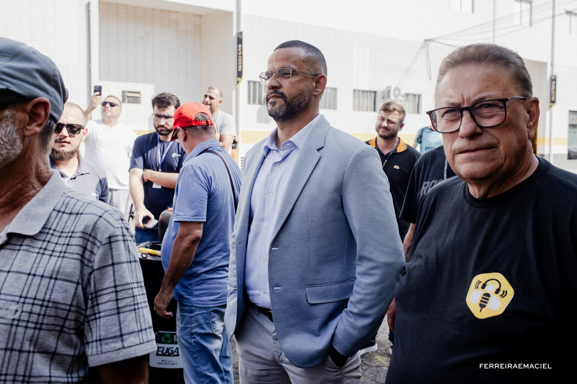 Foto Fotografia publicitária - Entrega do novo ônibus do Criciúma E. C. - Scania Cavese - Estádio Heriberto Hülse - Criciúma - SC - Imagem 1