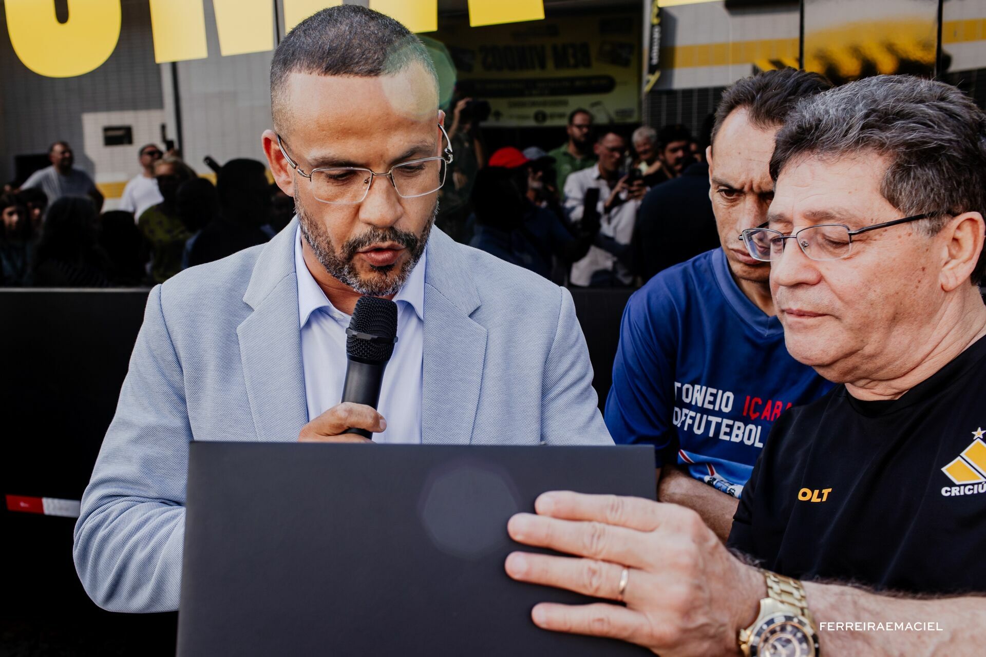 Foto Fotografia publicitária - Entrega do novo ônibus do Criciúma E. C. - Scania Cavese - Estádio Heriberto Hülse - Criciúma - SC - Imagem 5