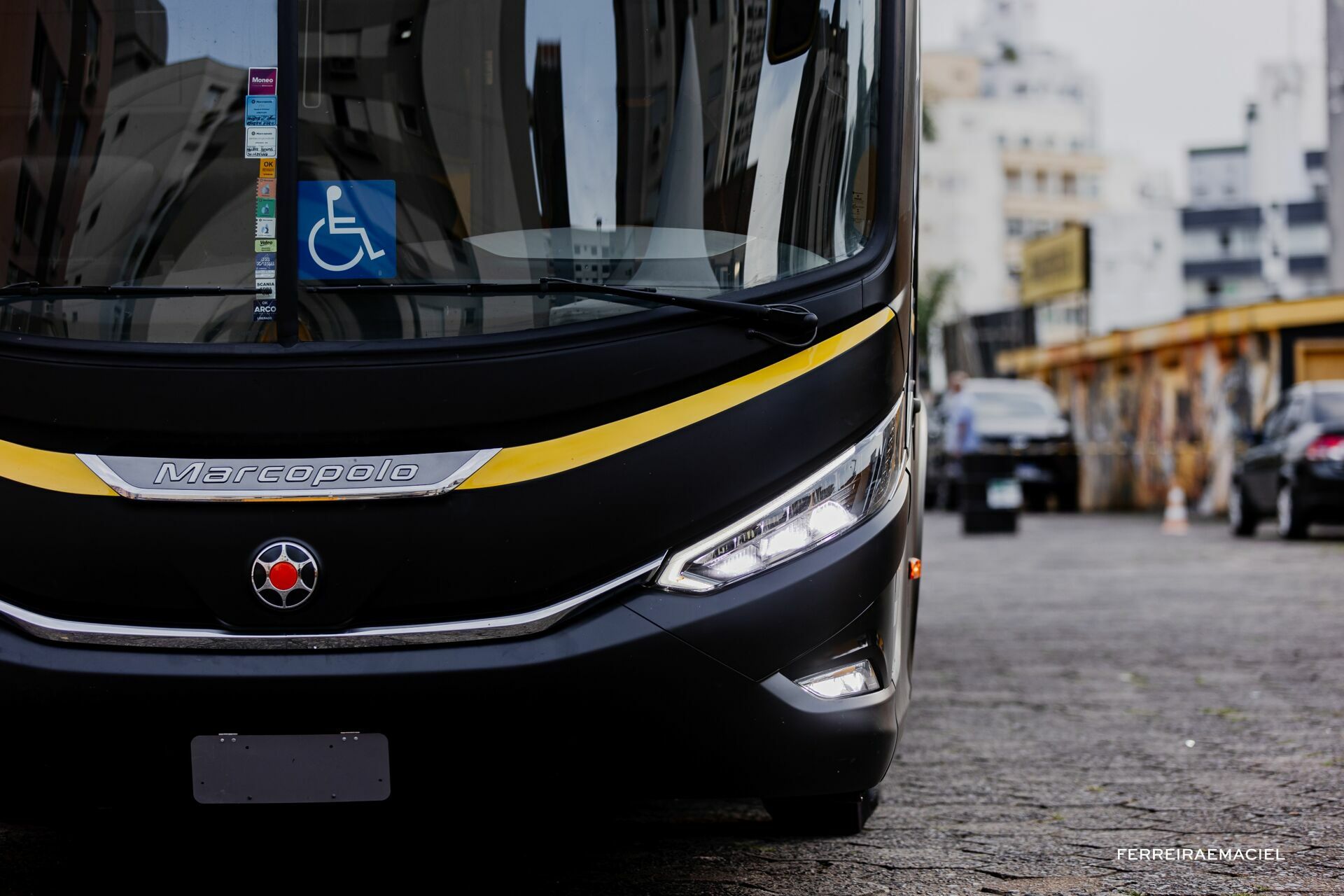 Foto Fotografia publicitária - Entrega do novo ônibus do Criciúma E. C. - Scania Cavese - Estádio Heriberto Hülse - Criciúma - SC - Imagem 31