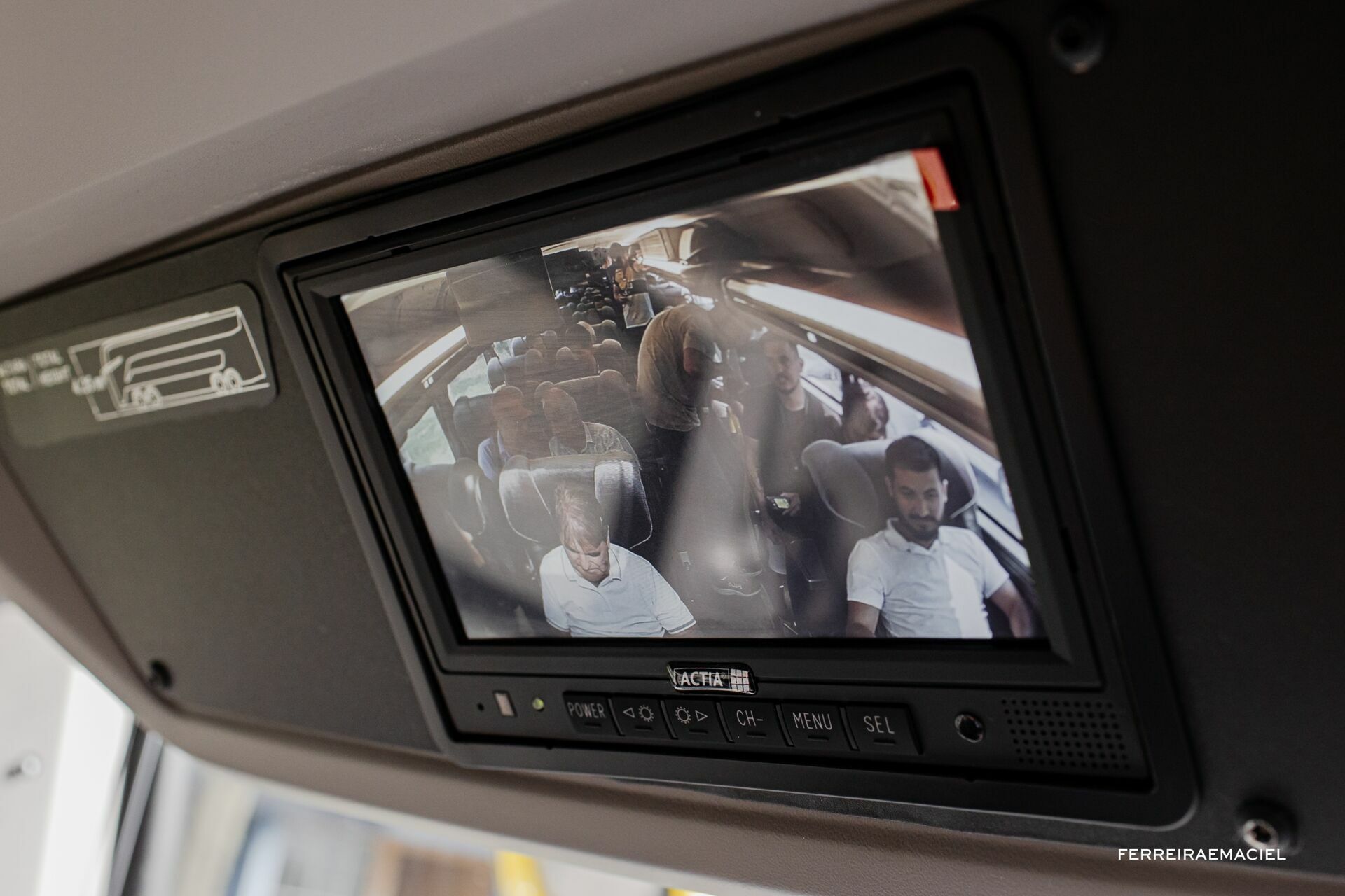 Foto Fotografia publicitária - Entrega do novo ônibus do Criciúma E. C. - Scania Cavese - Estádio Heriberto Hülse - Criciúma - SC - Imagem 16